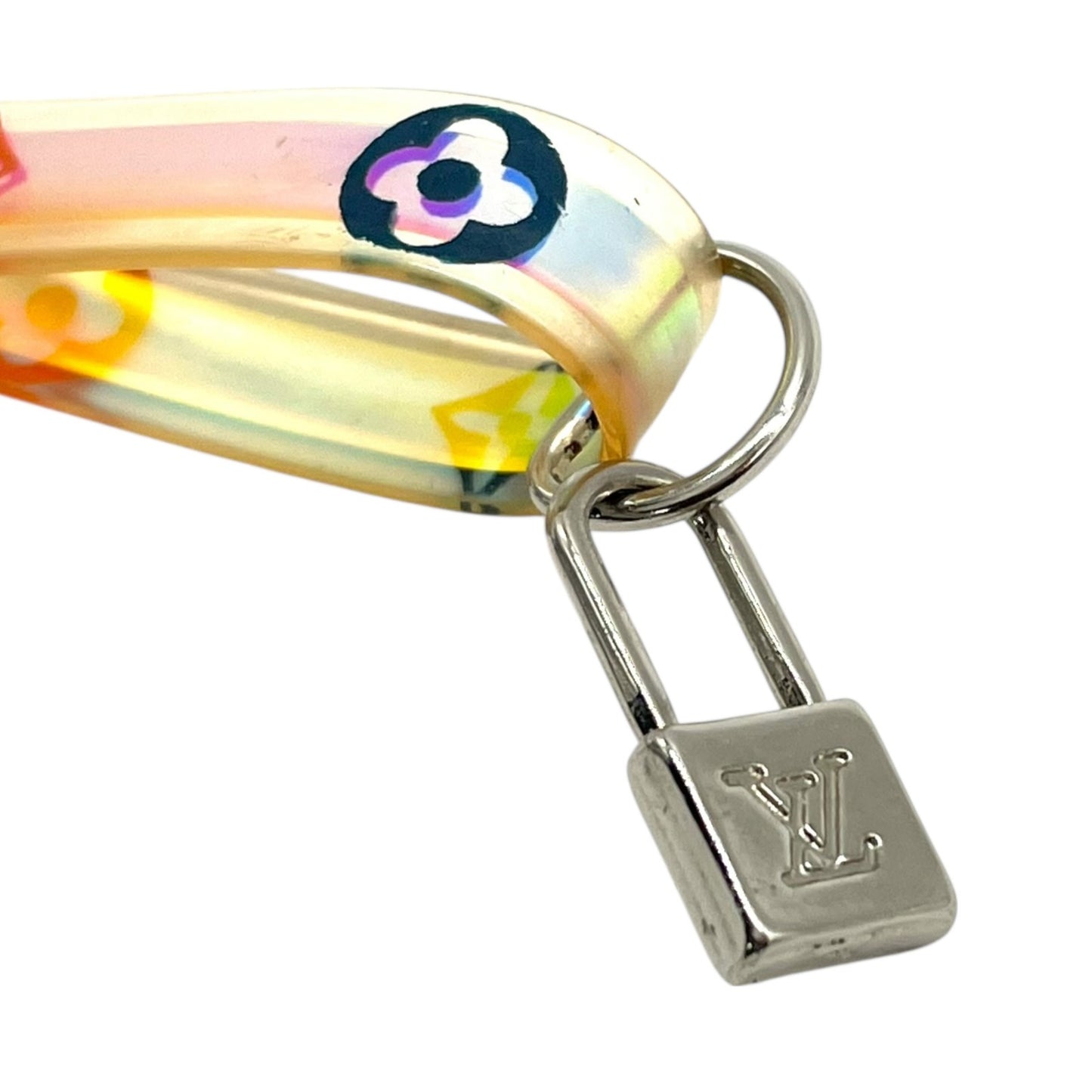 ルイヴィトン LOUIS VUITTON LV キーホルダー バッグチャーム モノグラム イエロー シルバー イリュージョン キーリング LVロゴ アクリル メタル 箱付き