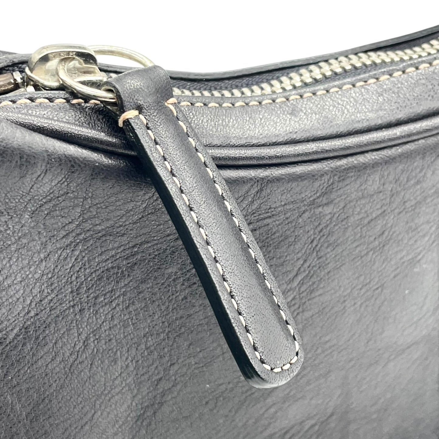 コーチ COACH レザー ワンショルダー バッグ 7593 ホーボー 黒 ブラック シルバー金具 ロゴチャーム付き シンプル 高級感 レディース U17