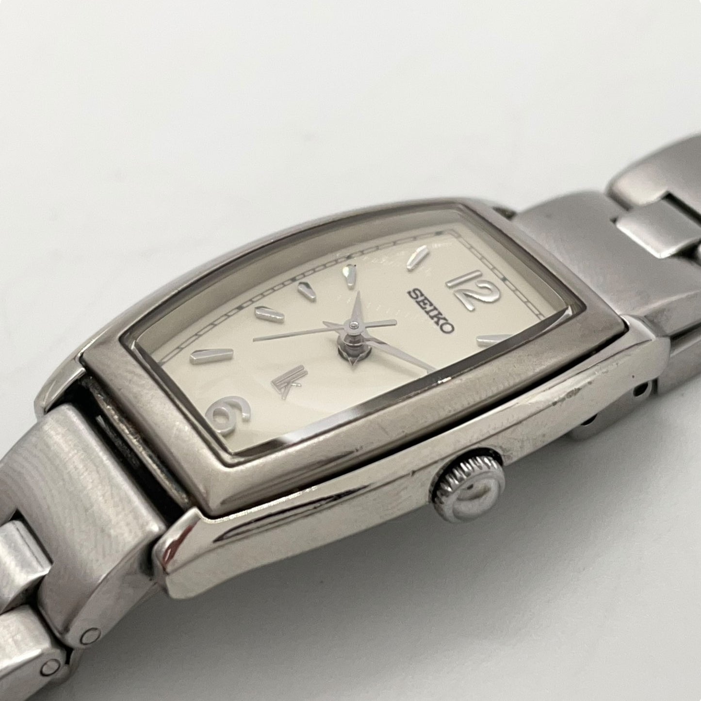 【稼働品】セイコー SEIKO ルキア LUKIA 腕時計 ウォッチ 1F21-5D30 レディース クオーツ トノー 樽型 アナログ エレガント ドレスウォッチ アイボリー文字盤 シルバー ステンレススチール製 ビジネスシーン クリーニング済み G