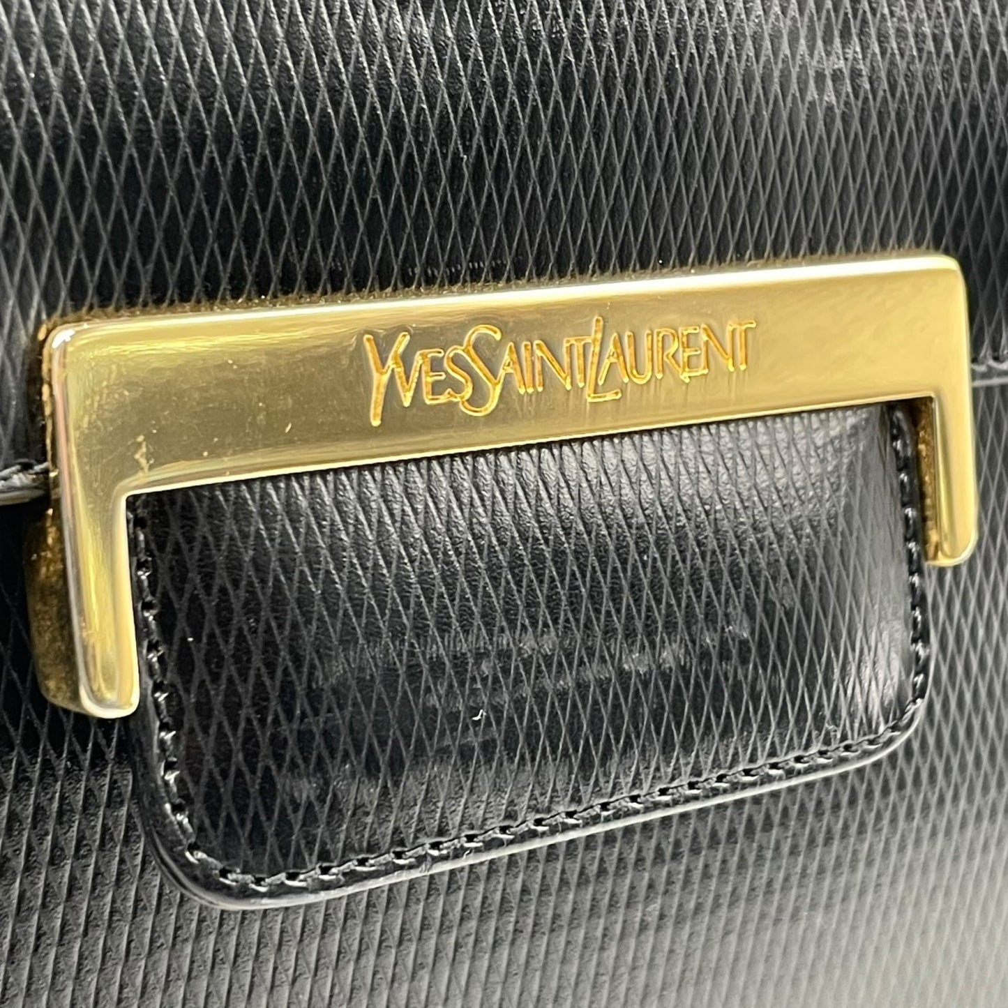 美品 Yves Saint Laurent イヴサンローラン ハンドバッグ 黒 ブラック レザー 本革 ゴールド金具 トップハンドル フラップ開閉 手提げ ロゴ フォーマル レディース ヴィンテージ A