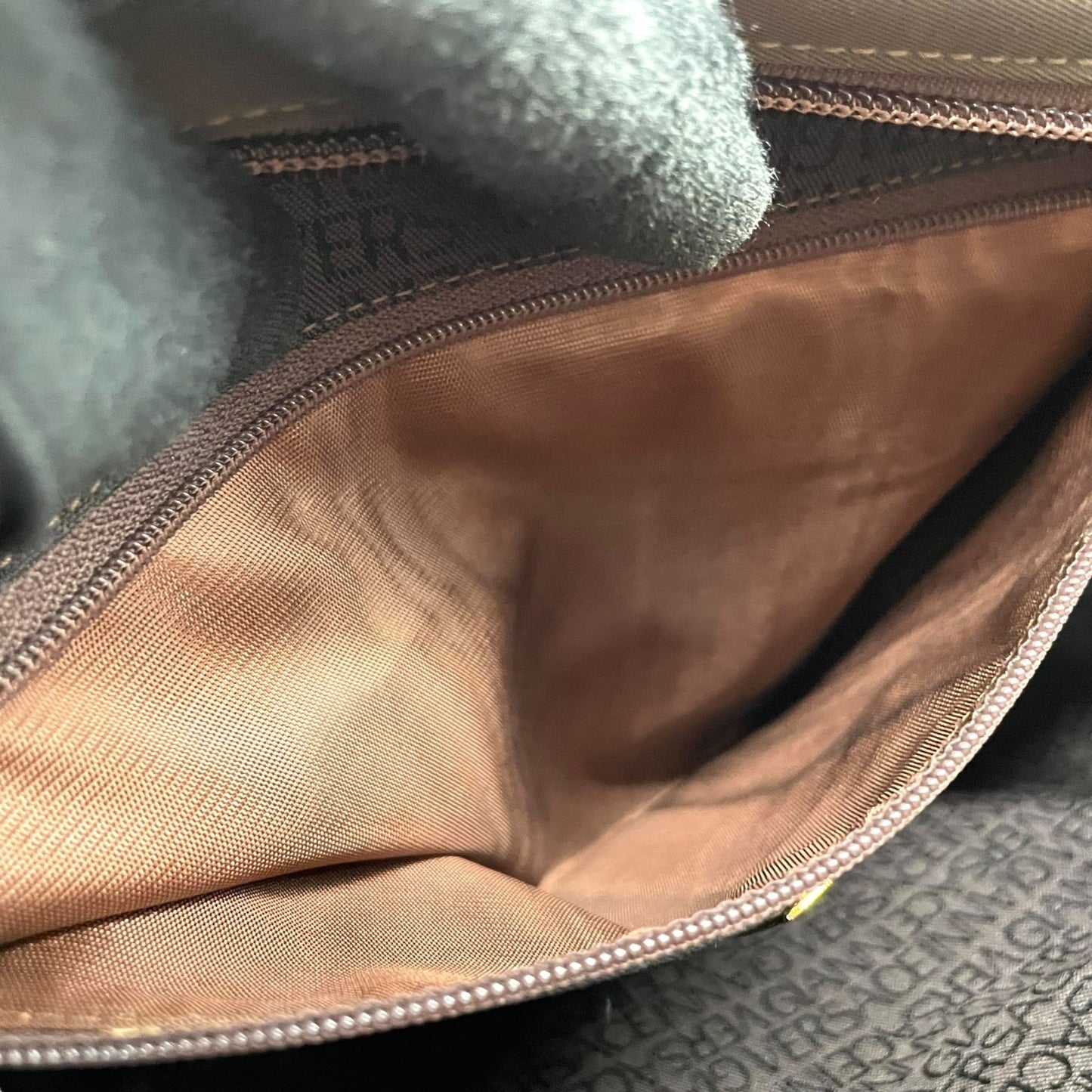 極美品 VERSACE ヴェルサーチェ トートバッグ メデューサ　ショルダーバッグ ナイロン パテントレザー 茶 ダークブラウン ゴールド金具 メデューサ 肩掛け可 レディース A