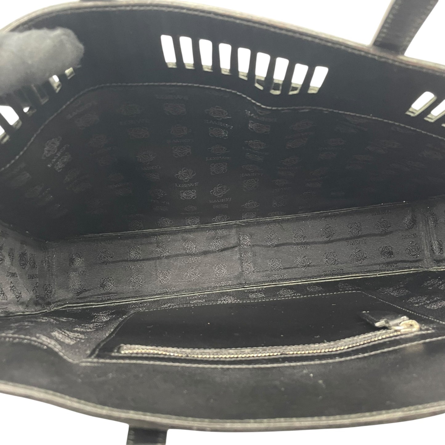 美品 LOEWE ロエベ ハンドバッグ トートバッグ 黒 ブラック レザー シルバー金具 ロゴ型押し 手提げ アナグラム ビジネス メンズ レディース E