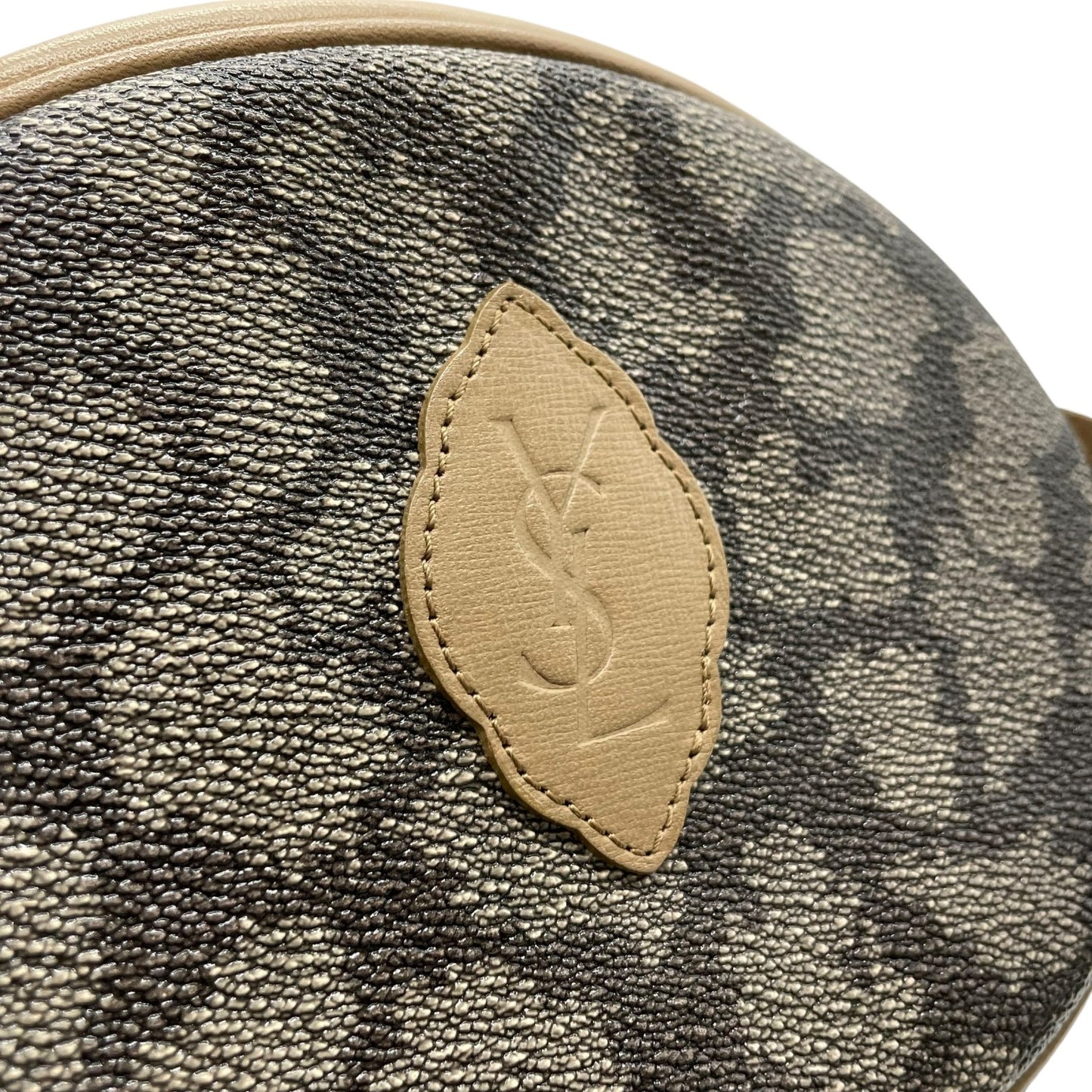 Authentic YVES SAINT LAURENT Giraffe Pattern Camera Bag Shoulder Gray Brown Vintage Women