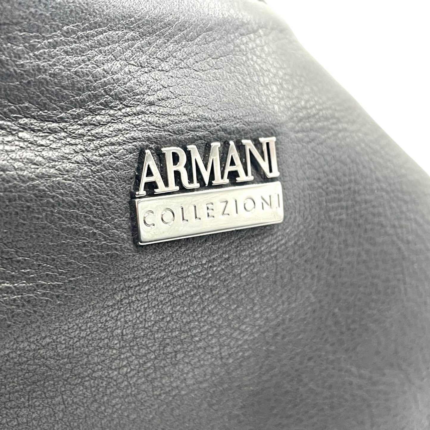 極美品 ARMANI COLLEZIONI アルマーニ コレッツォーニ レザー ワンショルダー ショルダーバッグ ブラック 本革 シルバー金具 ユニセックス メンズ レディース A1