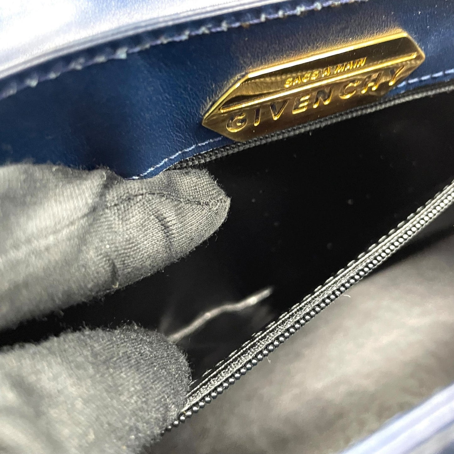 未使用級 美品 ジバンシィ ジバンシー GIVENCHY ハンドバッグ 2WAY ショルダー レザー 紺 ブルー ネイビー 金金具 ゴールド金具 ロゴ ヴィンテージ B4