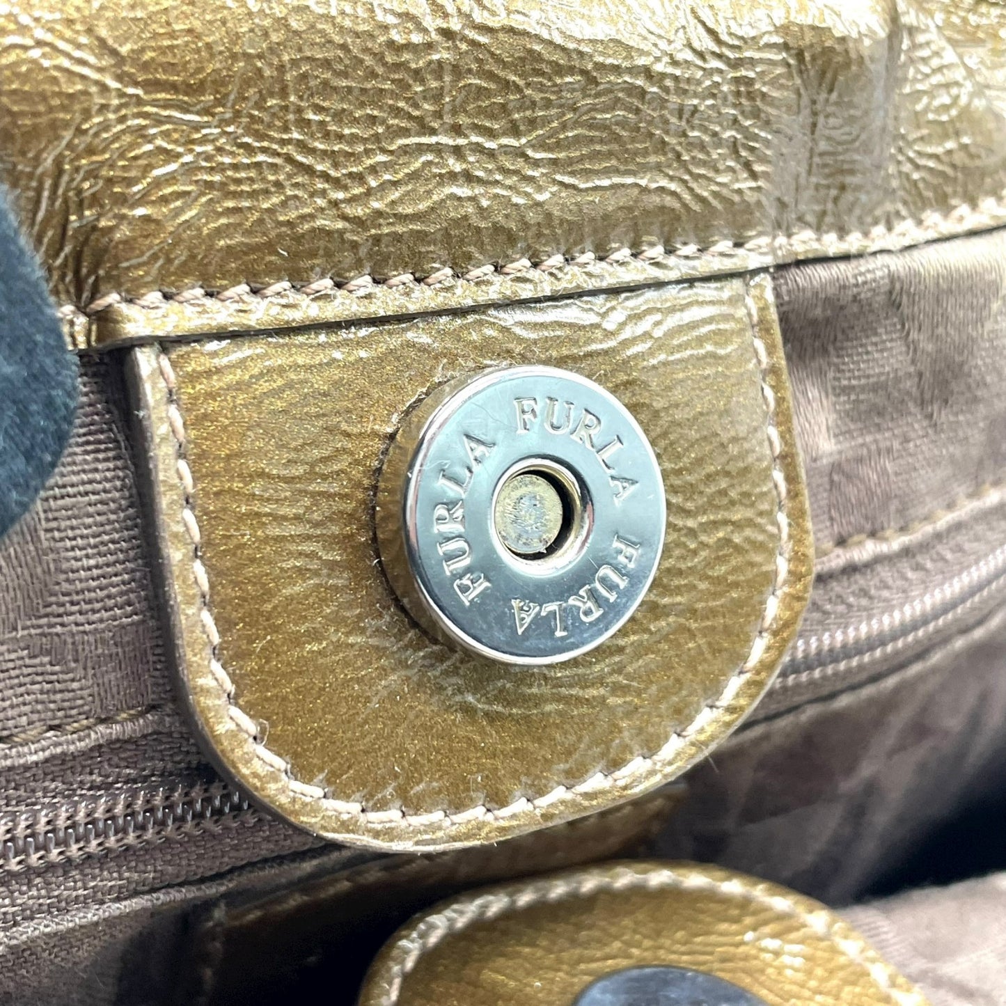 フルラ FURLA ラフィア レザー ハンドバッグ トート カーキ ベージュ ナチュラル 高級感 かごバッグ C2