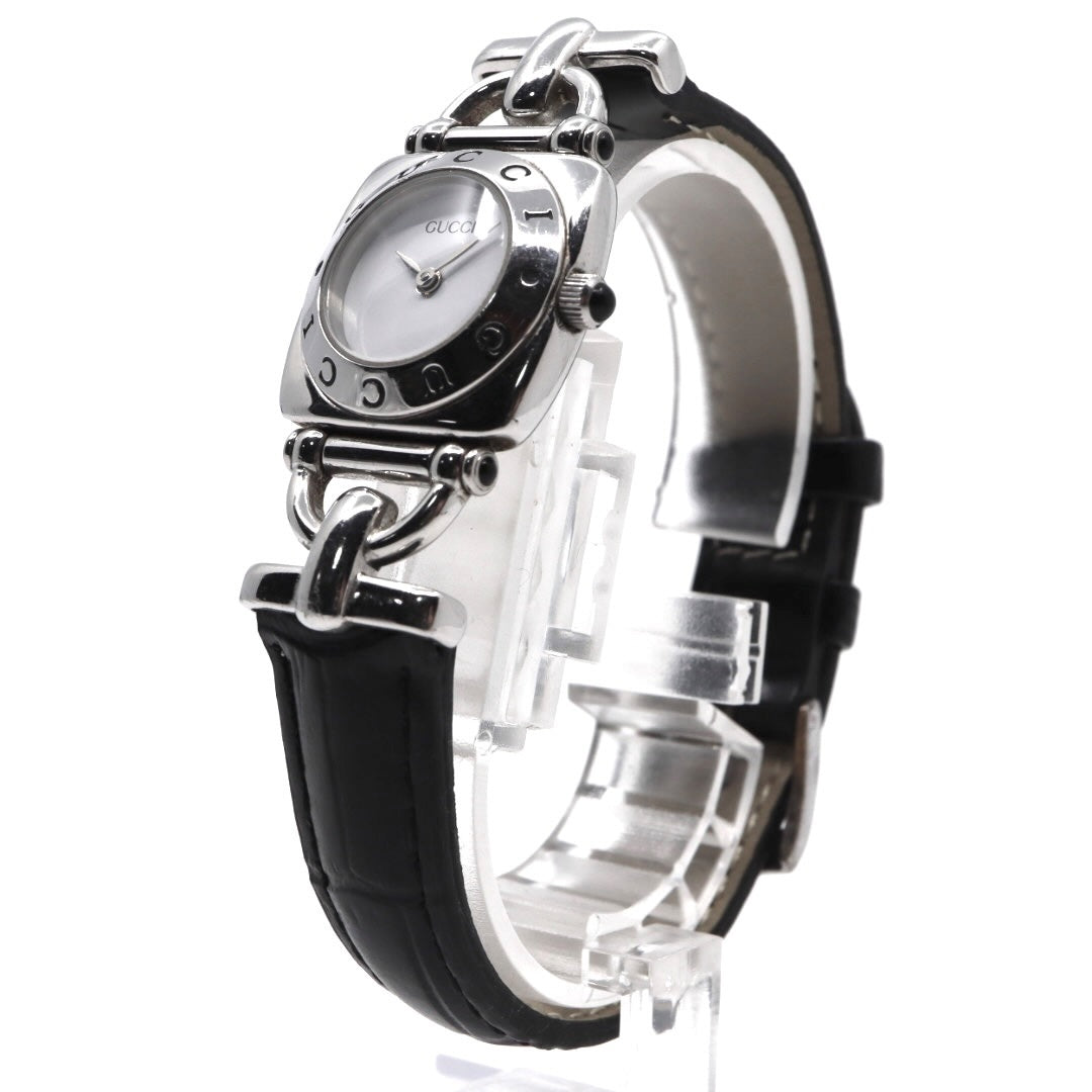 【美品/電池交換済/新品ベルト(社外品)】グッチ GUCCI 6300L レディース腕時計 クオーツ スクエアケース シルバー ホワイト文字盤 ブラックレザーベルト ホースビットデザイン クラシック エレガント ドレスウォッチ SWISS MADE G2