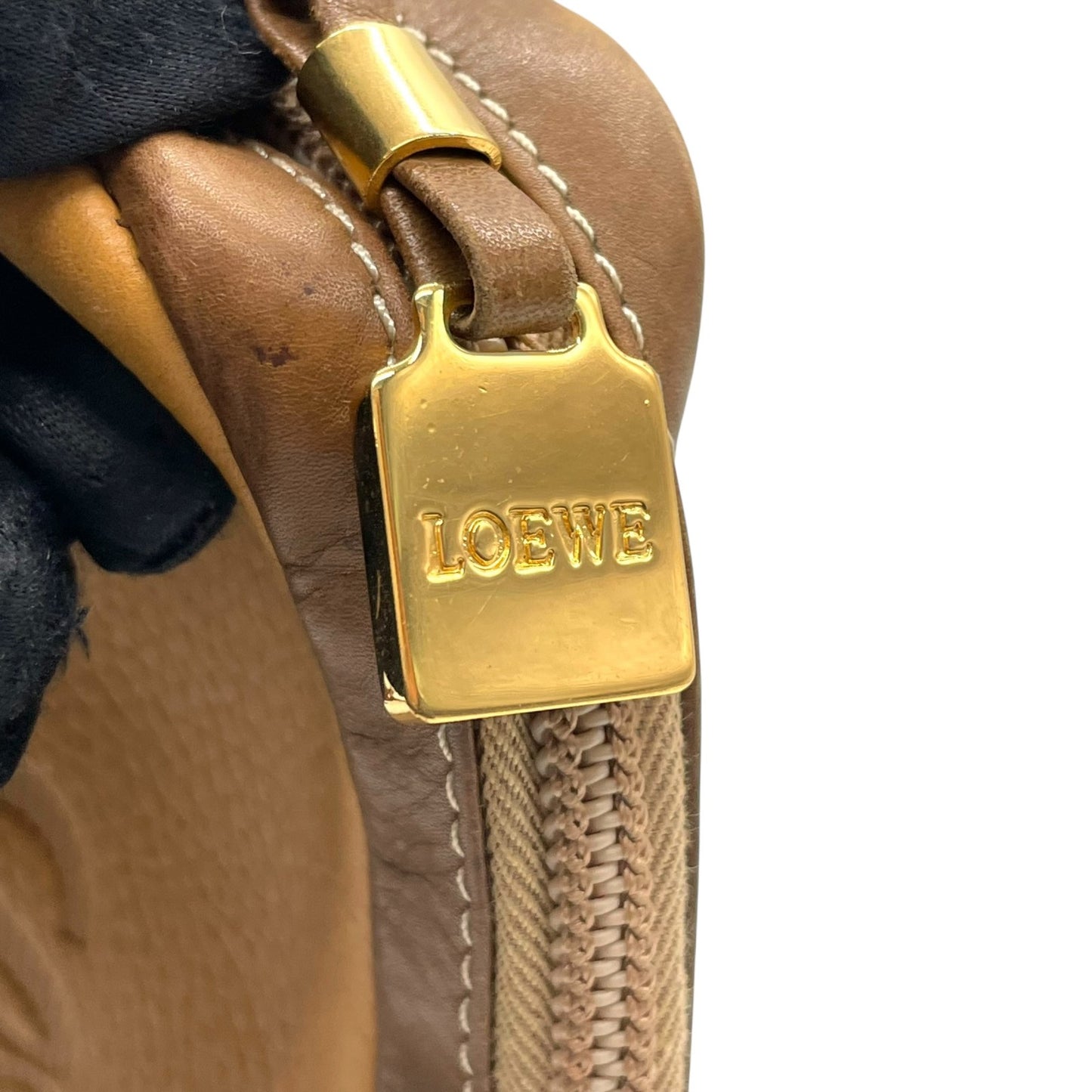 LOEWE ロエベ ショルダーバッグ 茶 ブラウン キャメル レザー ゴールド金具 アナグラム 斜め掛け可 レディース ヴィンテージ K10
