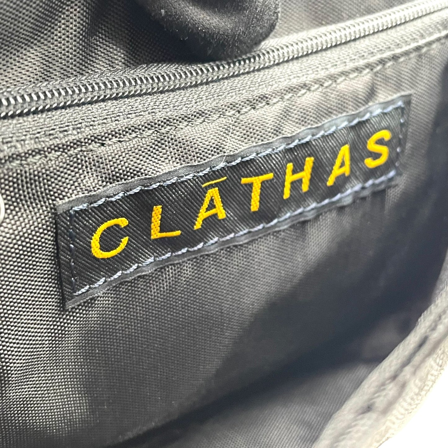 未使用級 クレイサス CLATHAS ショルダーバッグ ミニバッグ 黒 ブラック キャンバス シルバー金具 チェーンショルダー カメリア柄 ロゴ 斜め掛け可 レディース E6