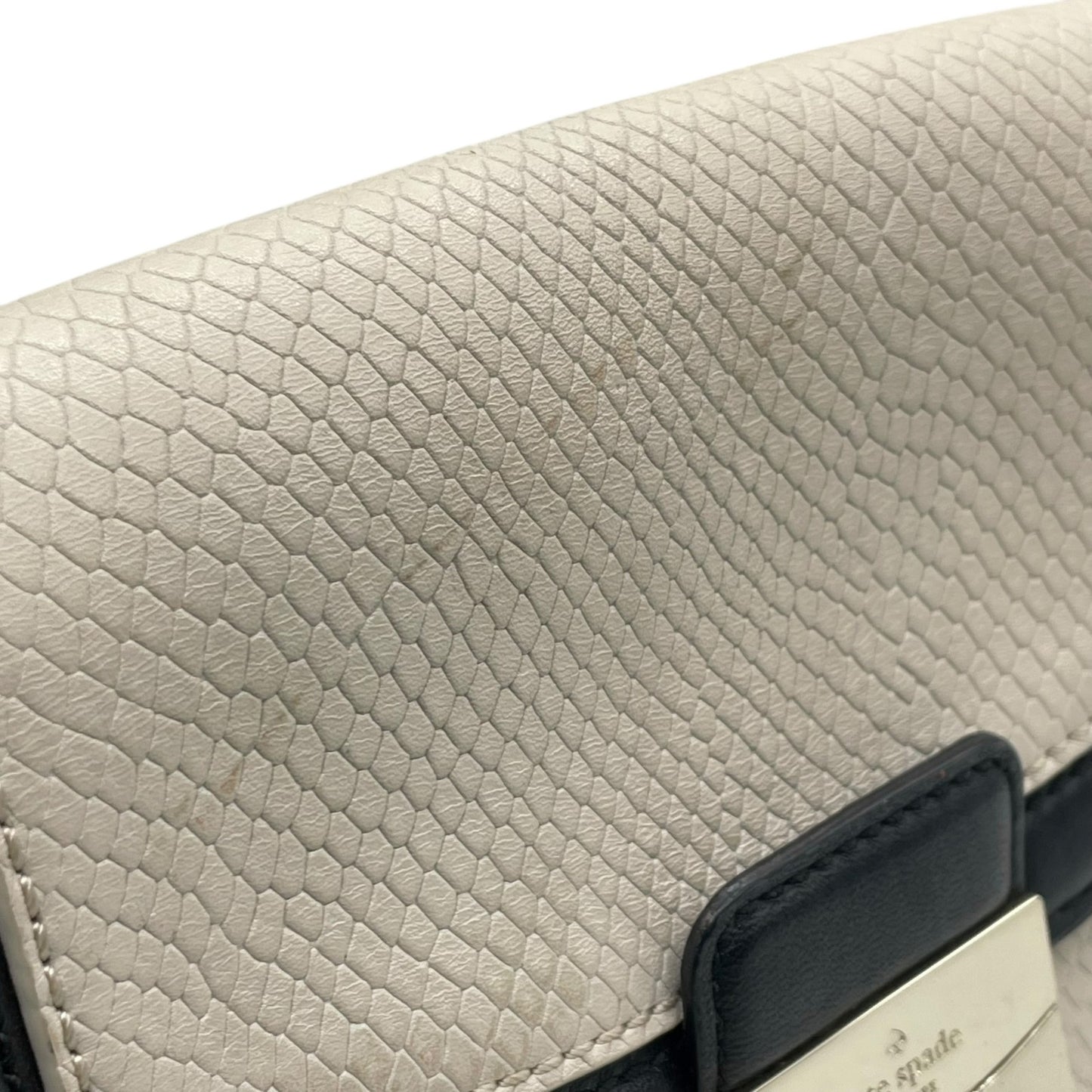 ケイトスペード Kate Spade 2WAY ショルダーバッグ 型押し レザー ホワイト 白 ブラック 黒 バイカラー 上品 レディース S81