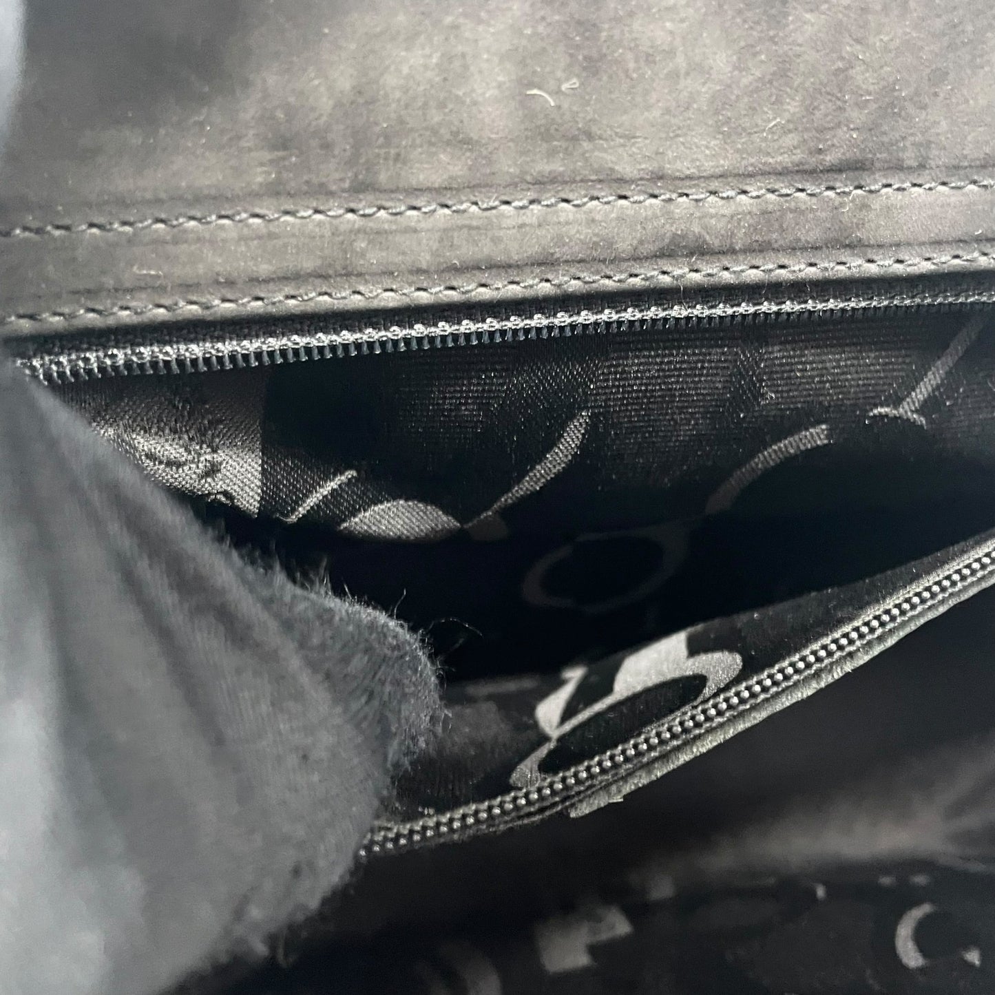 美品 Salvatore Ferragamo フェラガモ ガンチーニ 2WAY ハンドバッグ ショルダーバッグ 黒 ブラック AQ21 ゴールド金具 スエード レディース ヴィンテージ品 E