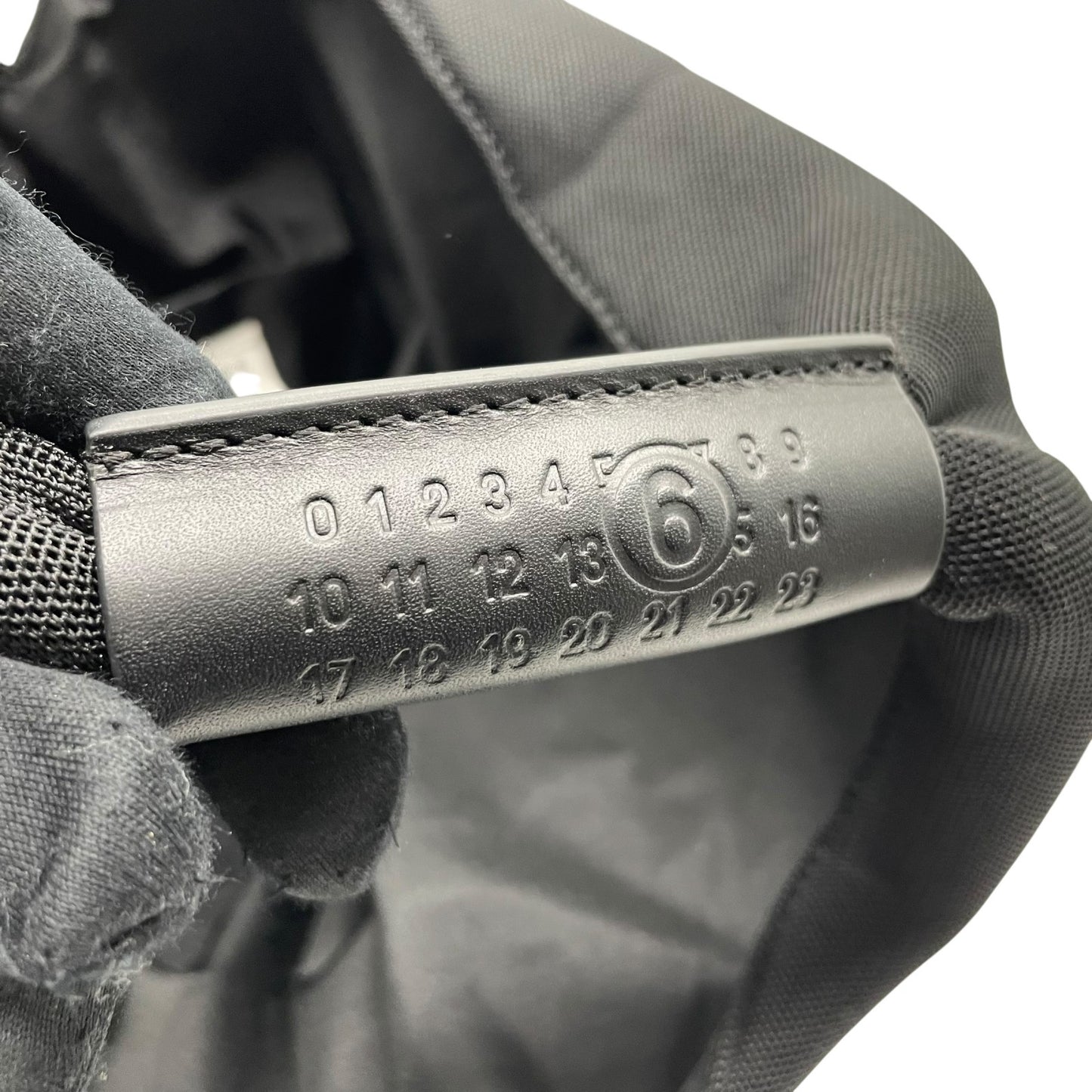 新品同様 MM6 Maison Margiela エムエム6 メゾンマルジェラ ハンドバッグ JAPANESE BAG ジャパニーズバッグ ジャパニーズトート レディース 黒 ブラック シルバー金具 手提げ K4