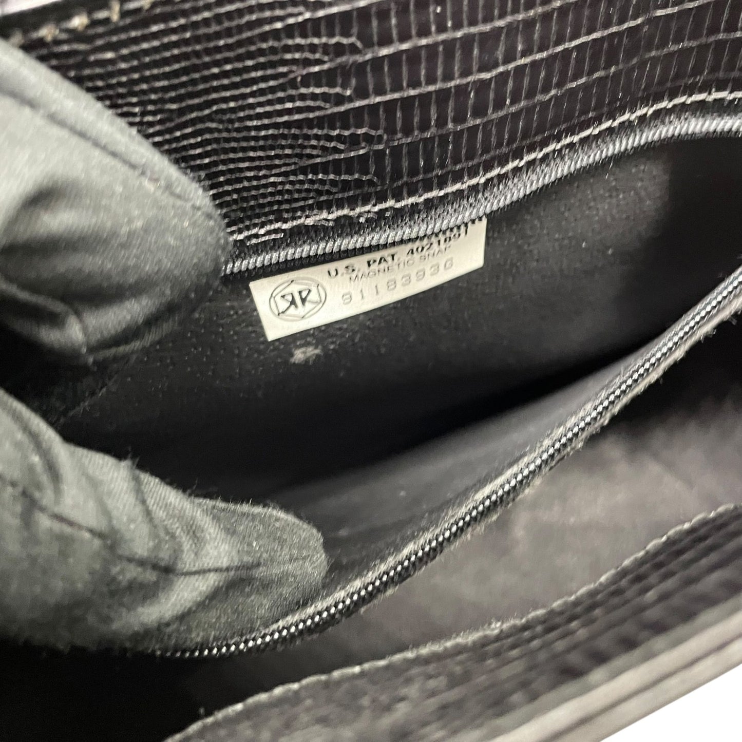 美品 BALLY バリー 2WAY ハンドバッグ ショルダーバッグ 黒 ブラック レザー 型押し ゴールド金具 トップハンドル フラップ開閉 斜め掛け可 レディース C4