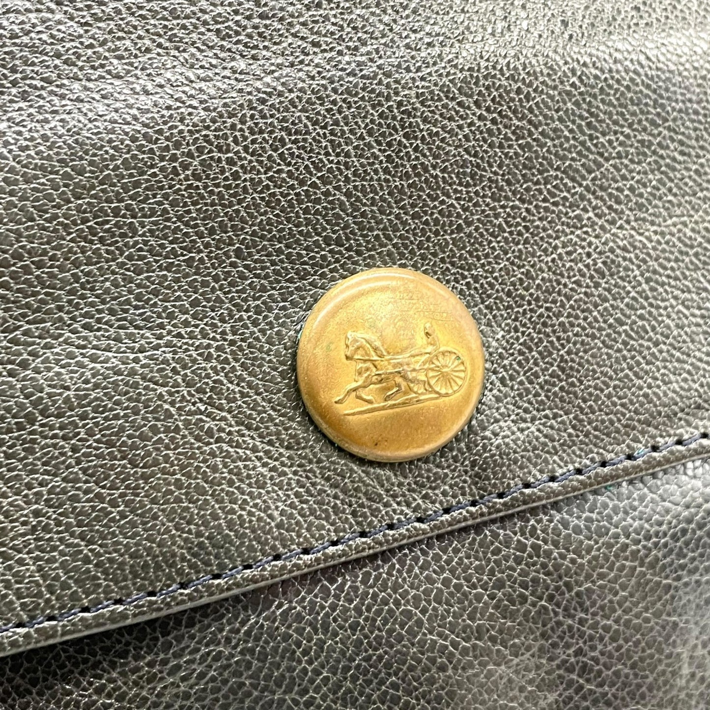 CELINE セリーヌ ダークグレー ショルダーバッグ 裏地総柄 馬車柄 ゴールド金具 ダブルポケット 肩掛け可 ポシェット レザー レディース K5