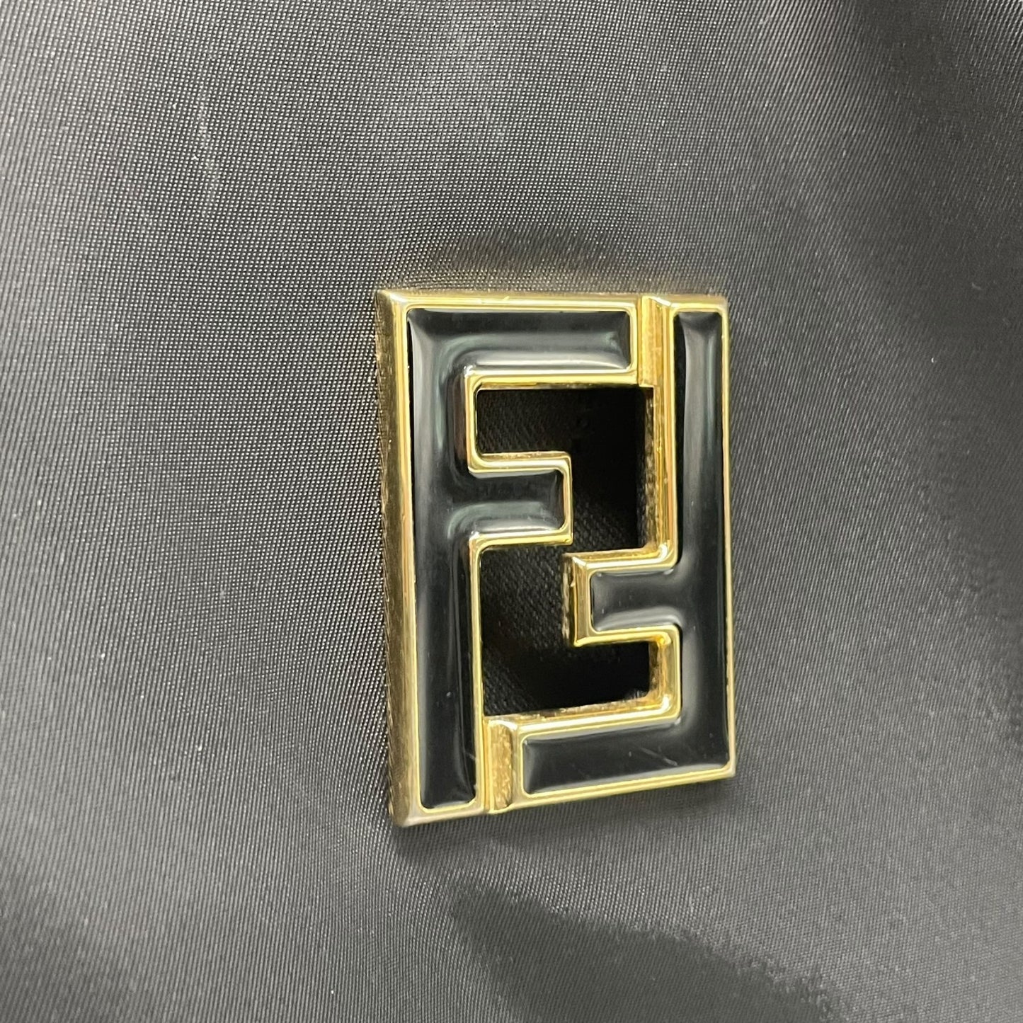 美品 FENDI フェンディ トートバッグ ワンショルダー FFロゴ 黒 ブラック ナイロン レザー ゴールド金具 肩掛け可 レディース シンプル ビジネス C1