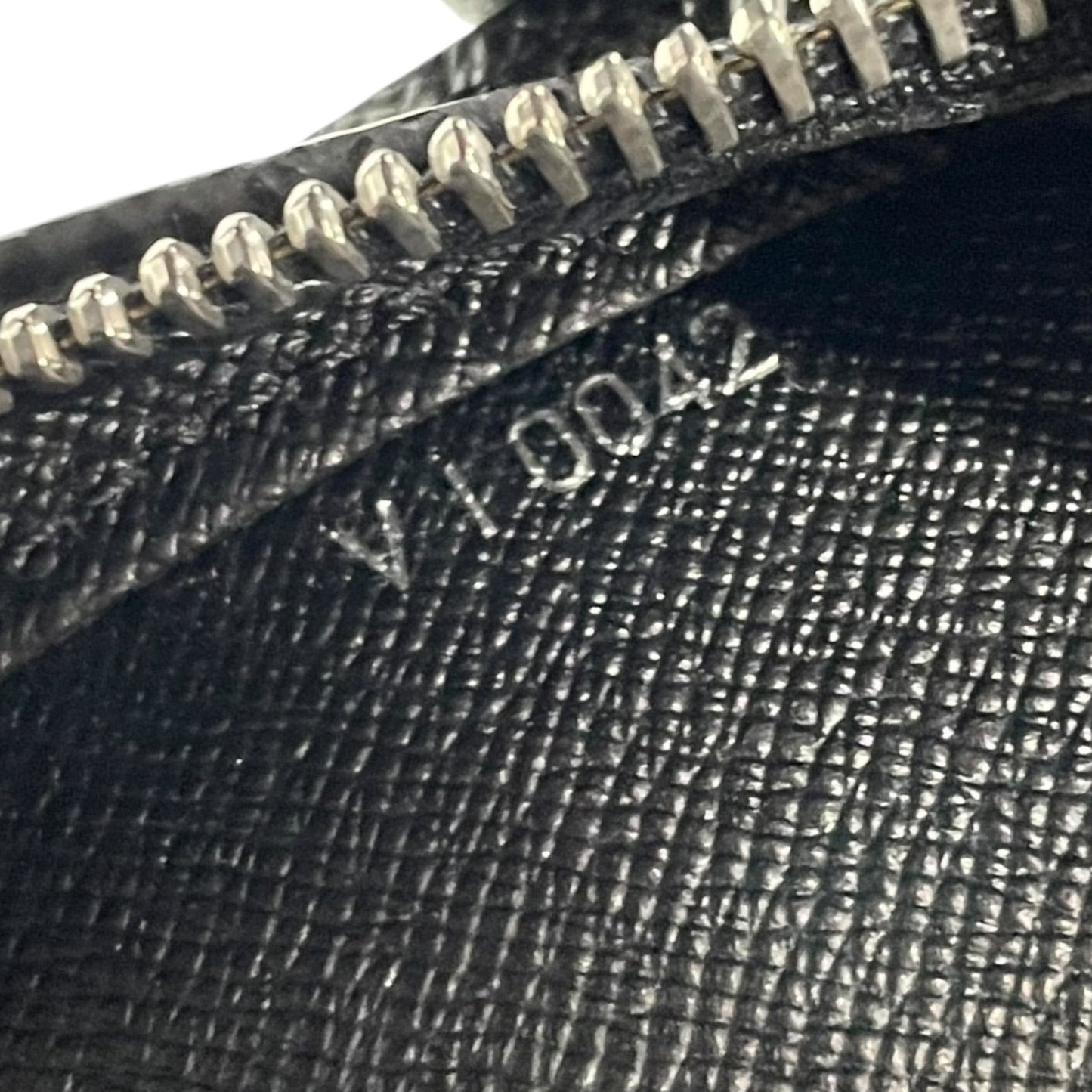 美品 Louis Vuitton ルイヴィトン M30182 タイガ バイカル セカンドバッグ レザー 黒 ブラック メンズ K3