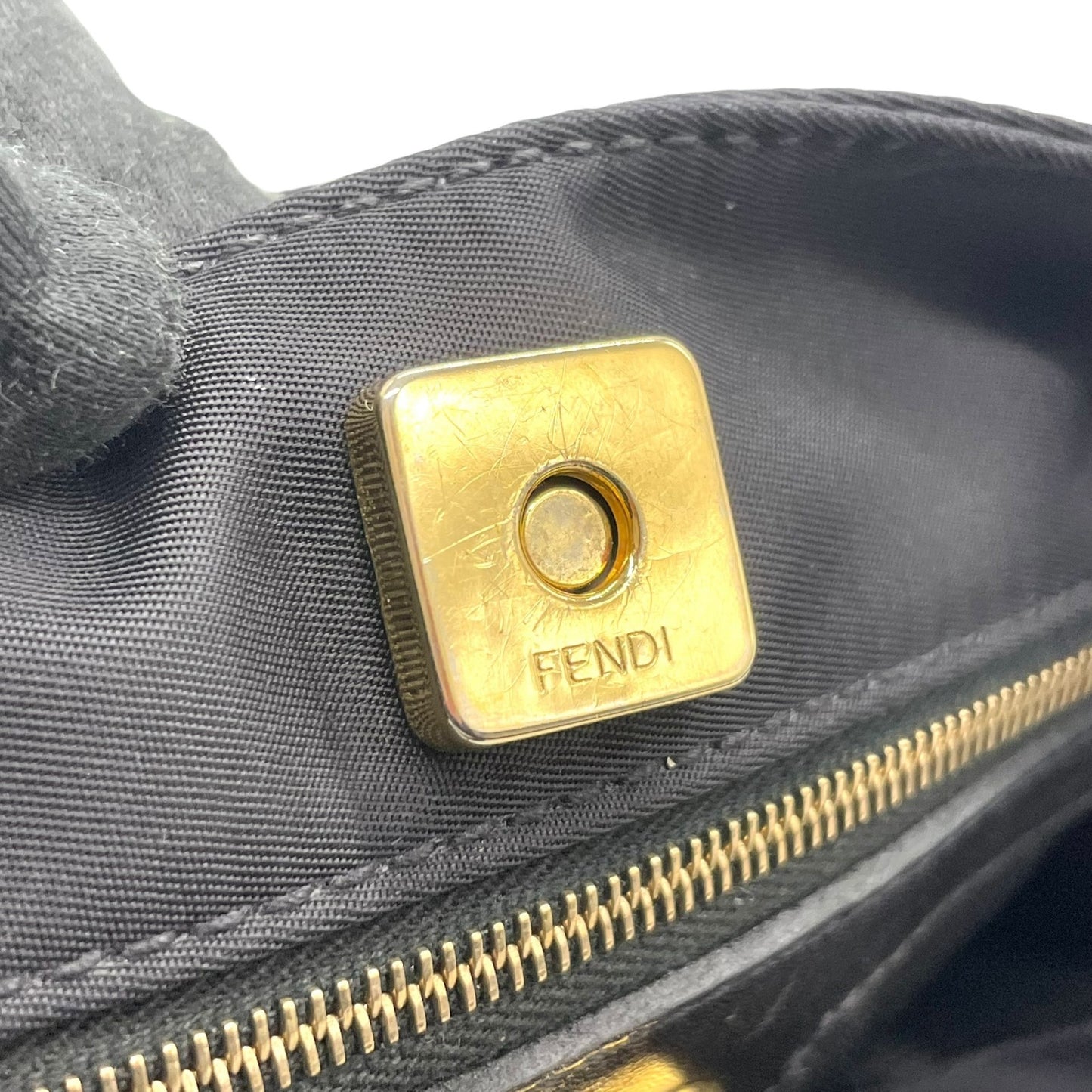 【未使用級】 FENDI フェンディ FFモチーフ ナイロン ショルダーバッグ ブラック ヴィンテージ オールド FF金具 ゴールド金具 ロゴ C3 美品