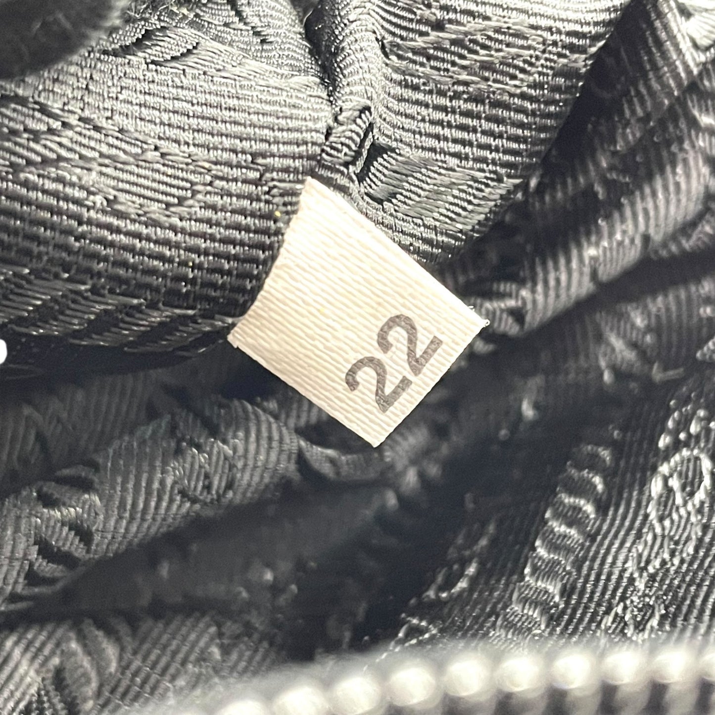 美品 PRADA プラダ ワンショルダー ショルダーバッグ ハンドバッグ 三角プレートロゴ トライアングルロゴ 黒 ブラック ナイロン シルバー金具 レディース B2