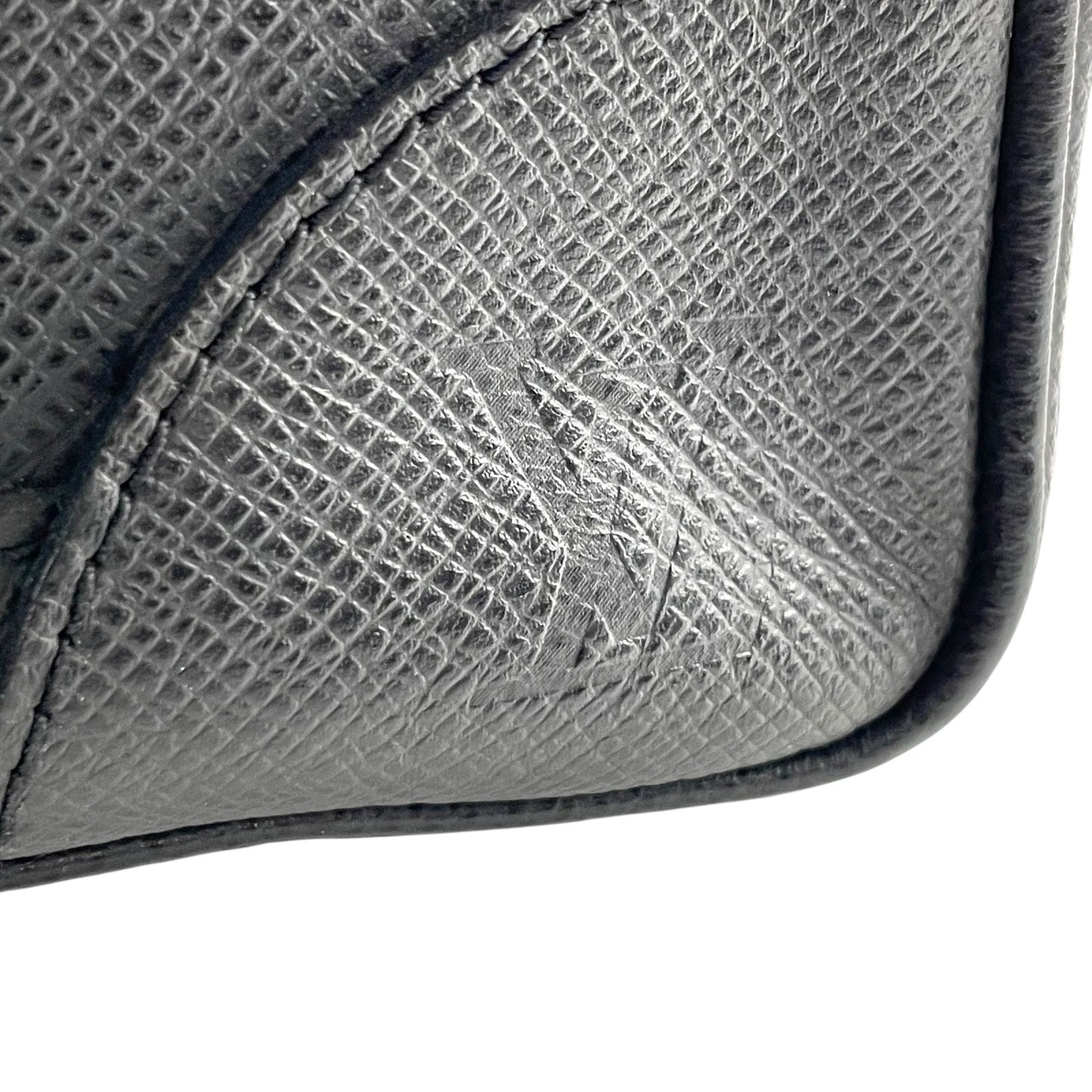 美品 LOUIS VUITTON ルイヴィトン タイガ パヴェル クラッチバッグ セカンドバッグ レザー 黒 ブラック シルバー金具 M31142 ストラップ付 メンズ D