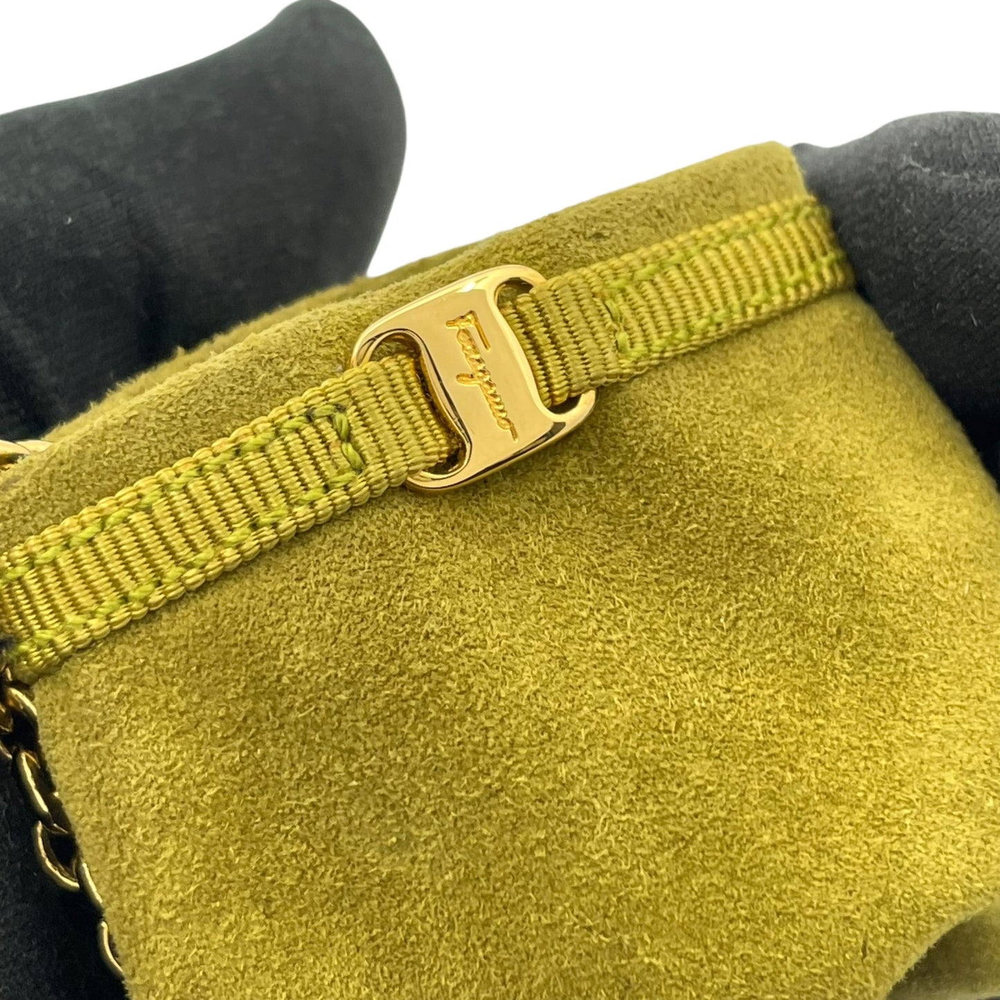 サルヴァトーレフェラガモ Ferragamo ヴァラリボン バッグチャーム キーホルダー コインケース 小物入れ スエード 緑 グリーン ゴールド金具 ボックス付 M3