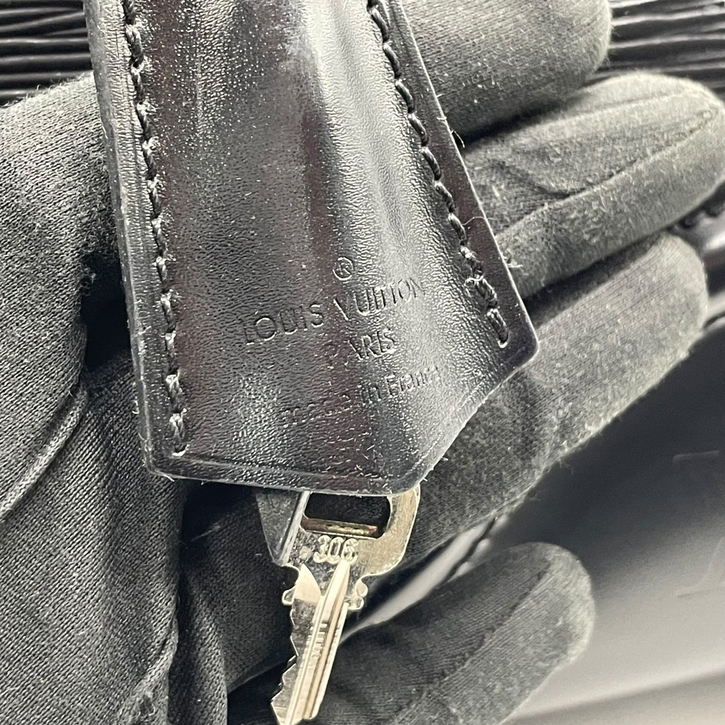 美品 LOUIS VUITTON ルイヴィトン エピ ボーリング モンテーニュPM ハンドバッグ M59322 ミニボストンバッグ ブラック 黒 ノワール レディース 高級感 シック Louis Vuitton B