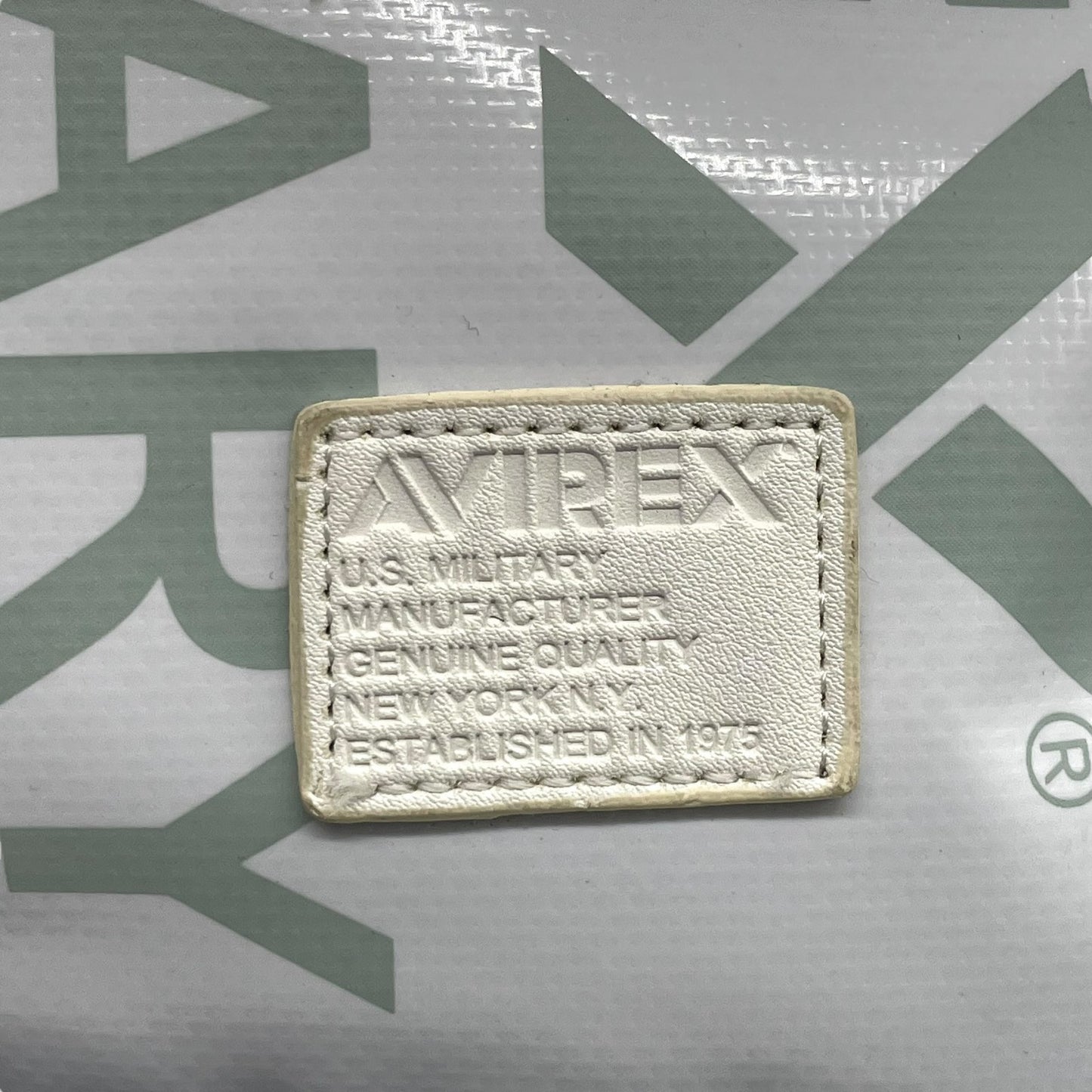 アビレックス AVIREX リュック バックパック ミリタリー ロールトップ グレー 白 ホワイト 大容量 メンズ レディース U11