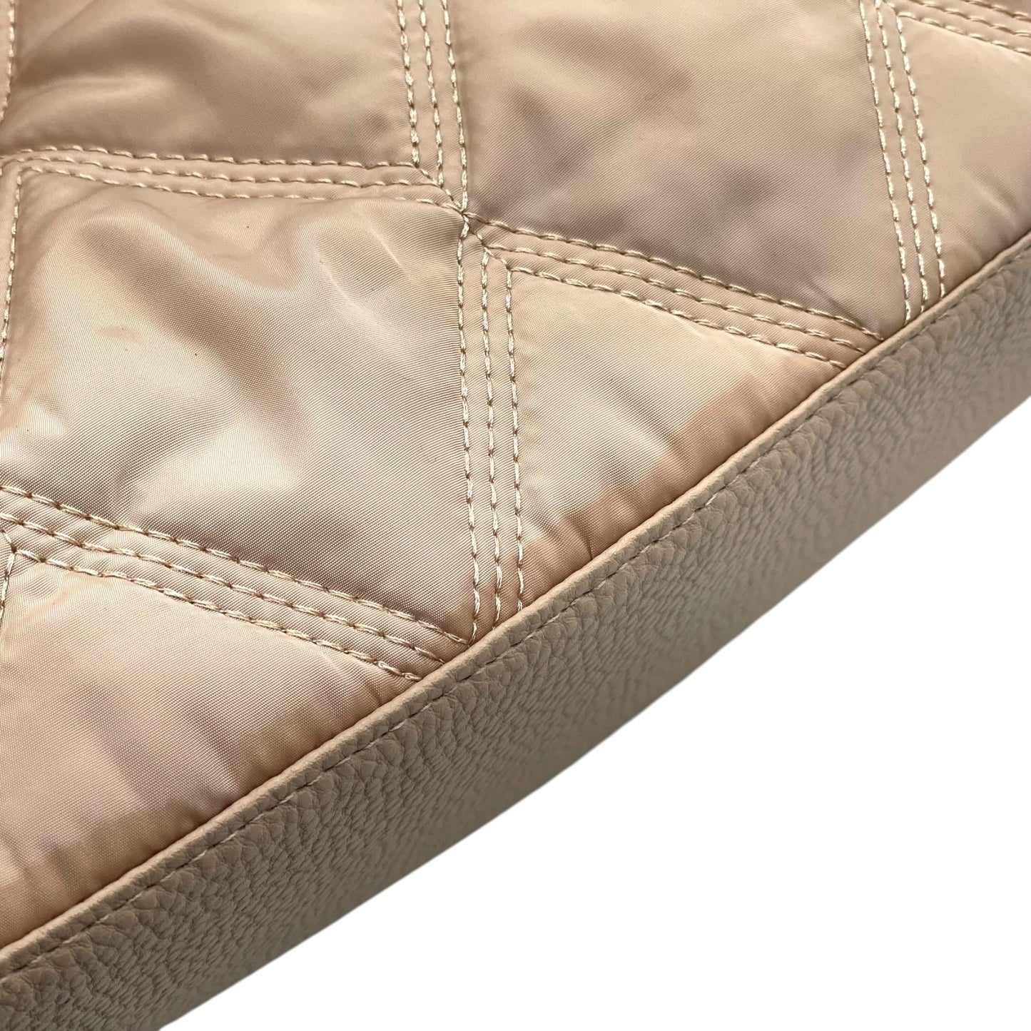 ダイアナ DIANA キルティング ショルダーバッグ ベージュ ナイロン トート 2WAY A4収納可 上品 T2