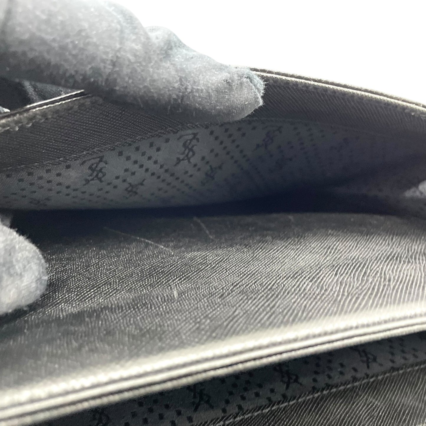 美品 イヴ サンローラン YVES SAINT LAURENT 型押し ショルダーバッグ 黒 ブラック レザー ヴィンテージ 金金具 ゴールド金具 K7