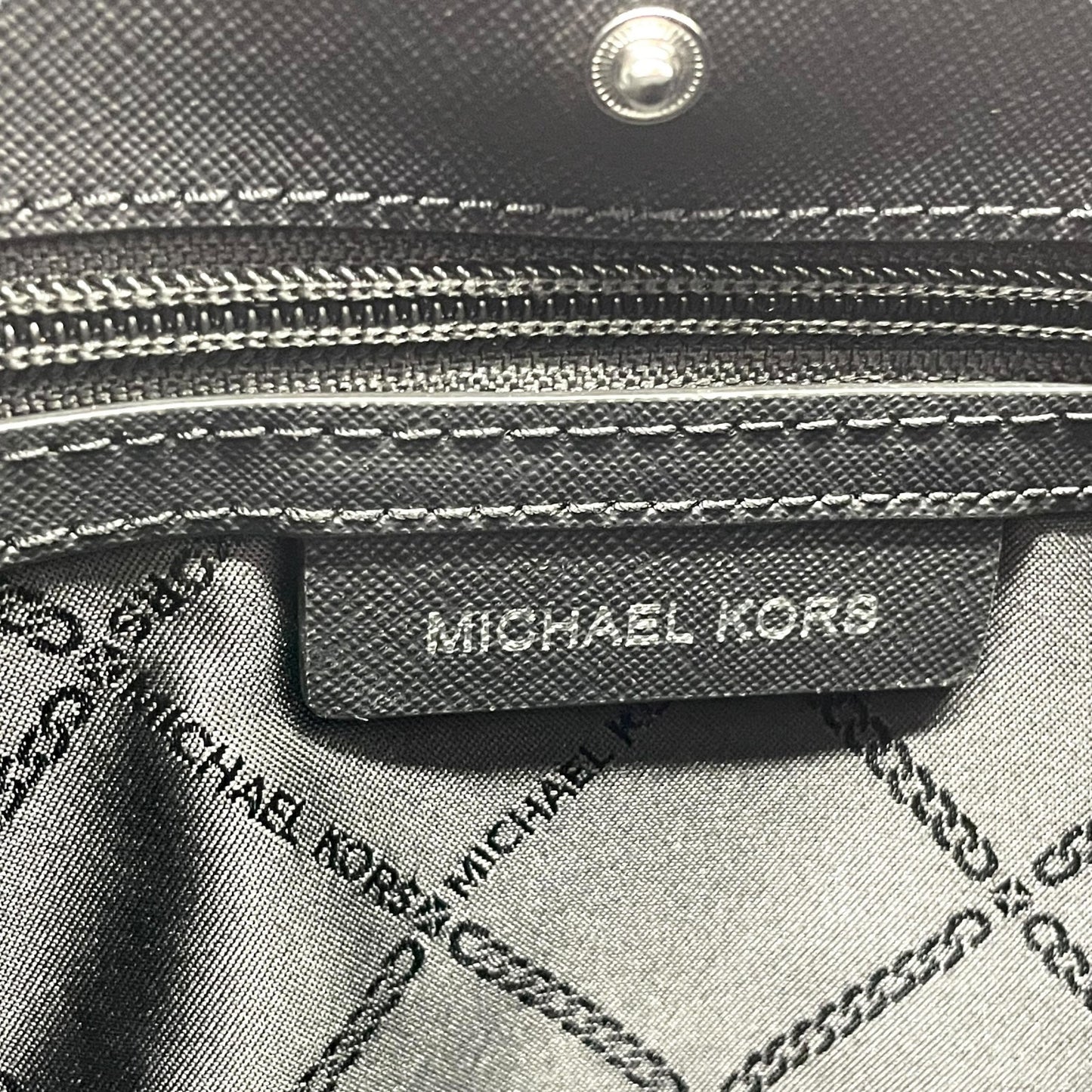 新品同様 美品 マイケルコース MICHAEL KORS トートバッグ ビジネストート レザー 黒 ブラック ロゴチャーム タッセル付き A