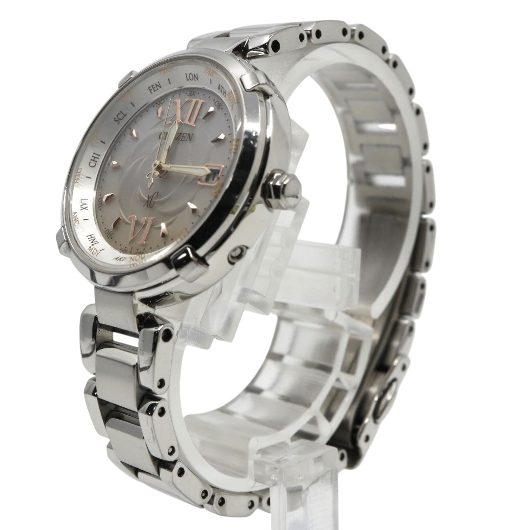 【極美品/稼働品】シチズン クロスシー 腕時計 H240-T020097 エコドライブ 電波ソーラー ワールドタイム レディース デイト シルバー アナログ ビジネス エレガント 高機能 日本製 デュラテクト クリーニング済み G4