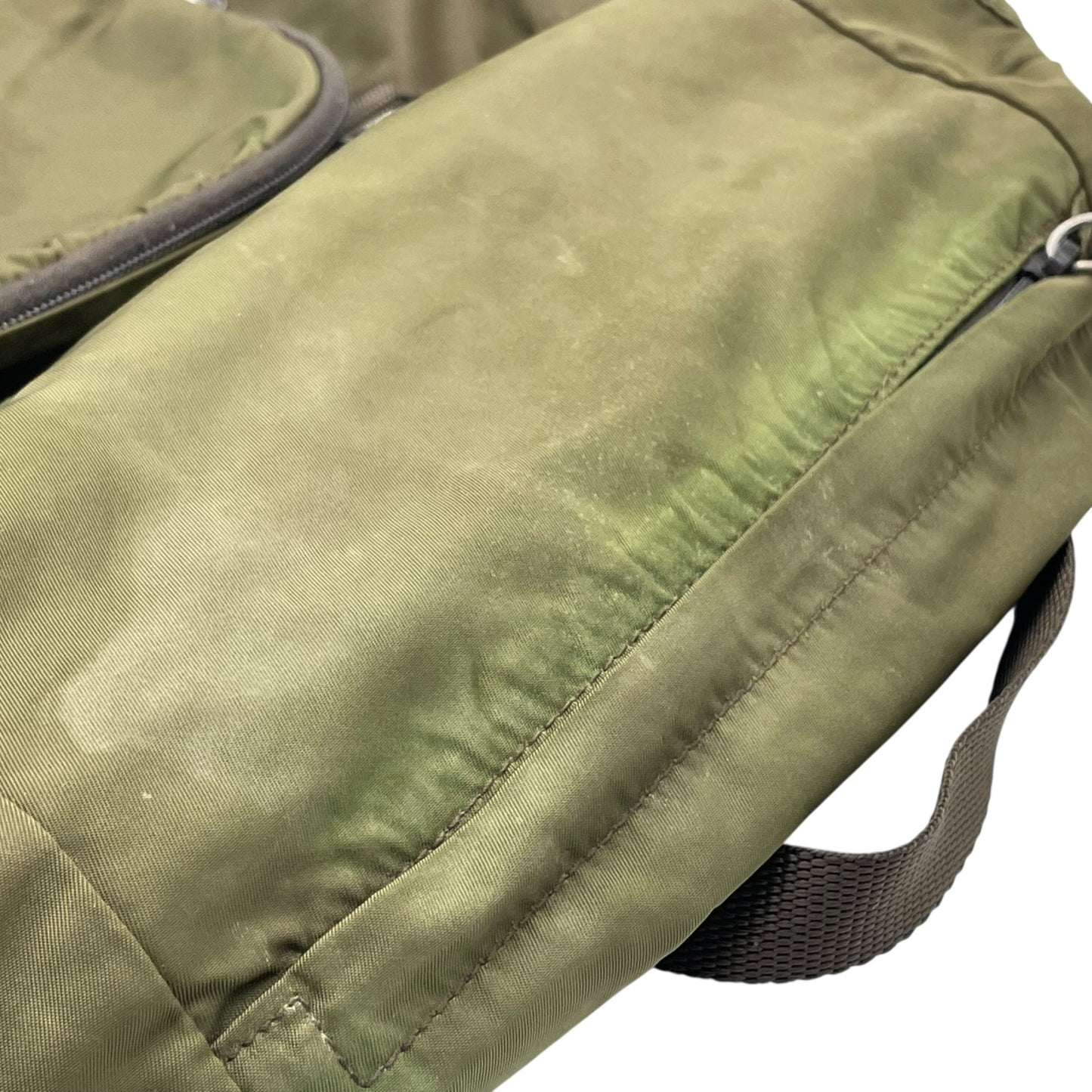 プラダ PRADA リュックサック バックパック カーキ 茶 ブラウン ナイロン 三角ロゴプレート トライアングルロゴ シルバー金具 メンズ レディース Z4