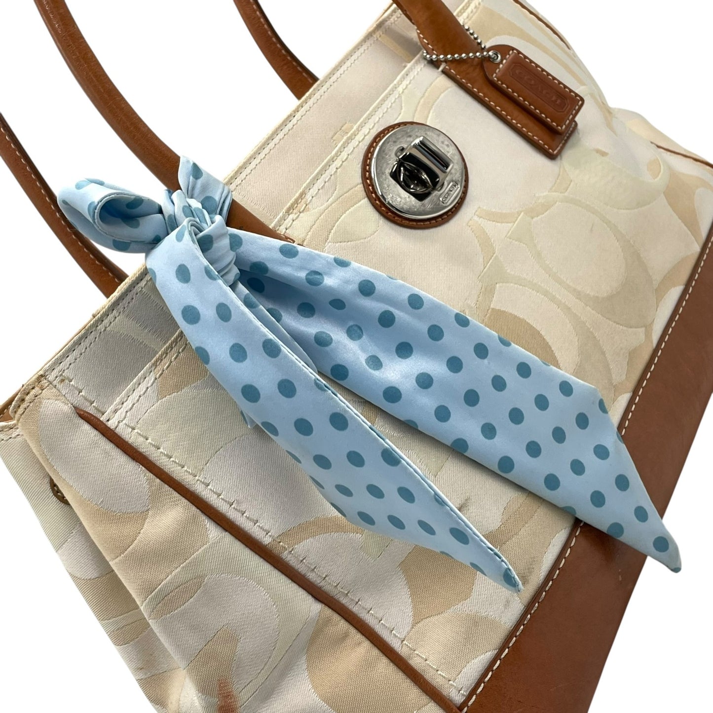 コーチ COACH シグネチャー ハンドバッグ トートバッグ 白 ホワイト 茶 ブラウン キャンバス レザー シルバー金具 ターンロック ロゴチャーム付き スカーフ付き 肩掛け可 レディース T1