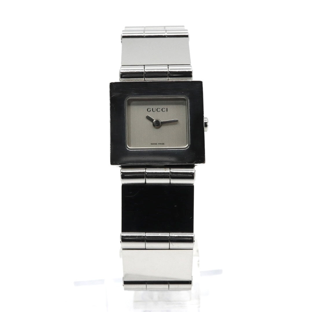 美品 電池交換済 クリーニング済 グッチ GUCCI 600L 腕時計 レディースウォッチ スクエア シルバー文字盤 ステンレススチール クォーツ アナログ バングル ブレスレット エレガント クラシック ドレスウォッチ 稼働品 G3