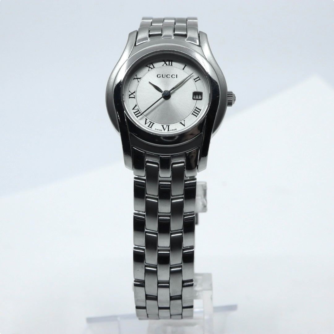 【電池交換済／クリーニング済】グッチ GUCCI 5500L 腕時計 レディースウォッチ クォーツ シルバー文字盤 ローマンインデックス デイト表示 ステンレススチール クラシック エレガント ドレスウォッチ ビジネス 稼働品 G3