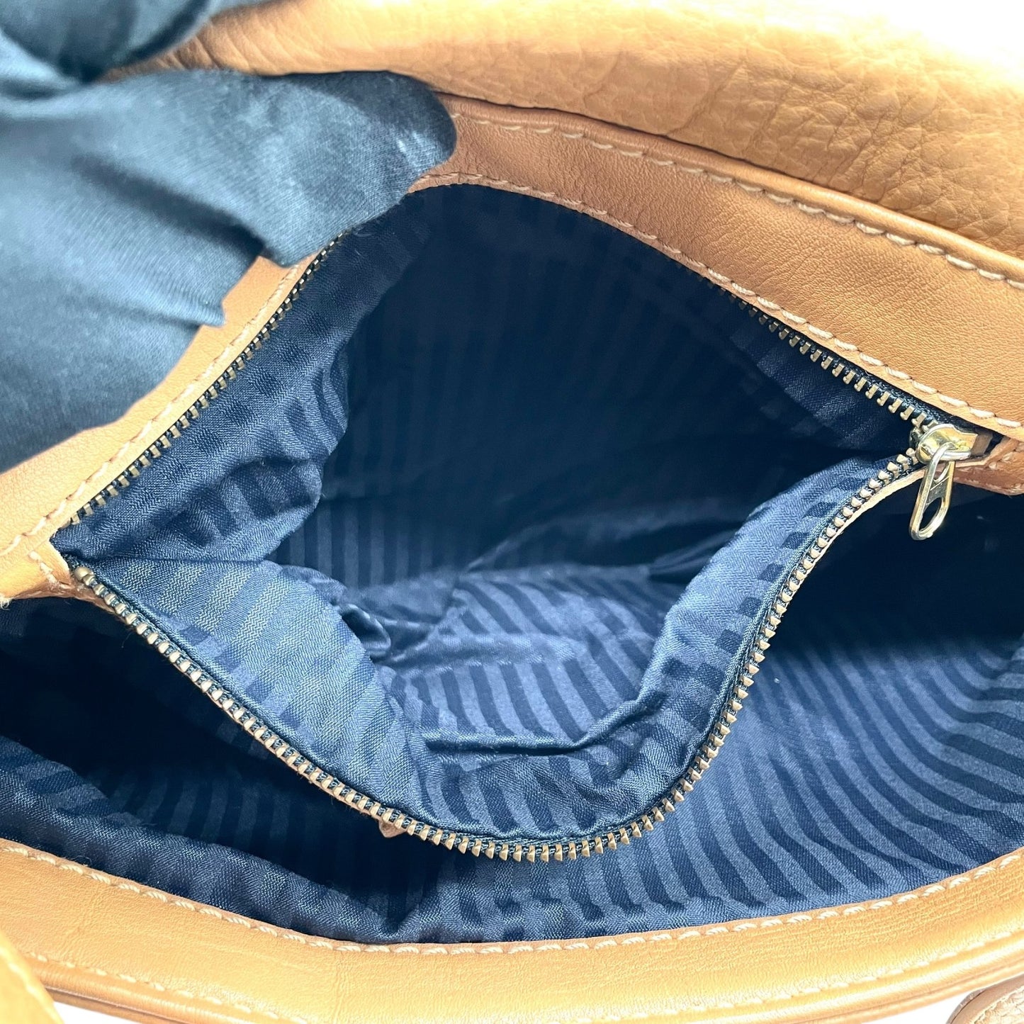 コーチ COACH ショルダーバッグ メッセンジャーバッグ キャメル ブラウン オールレザー シボ革 ゴールド金具 USA製 オールドコーチ ヴィンテージ 斜め掛け可 レディース U17