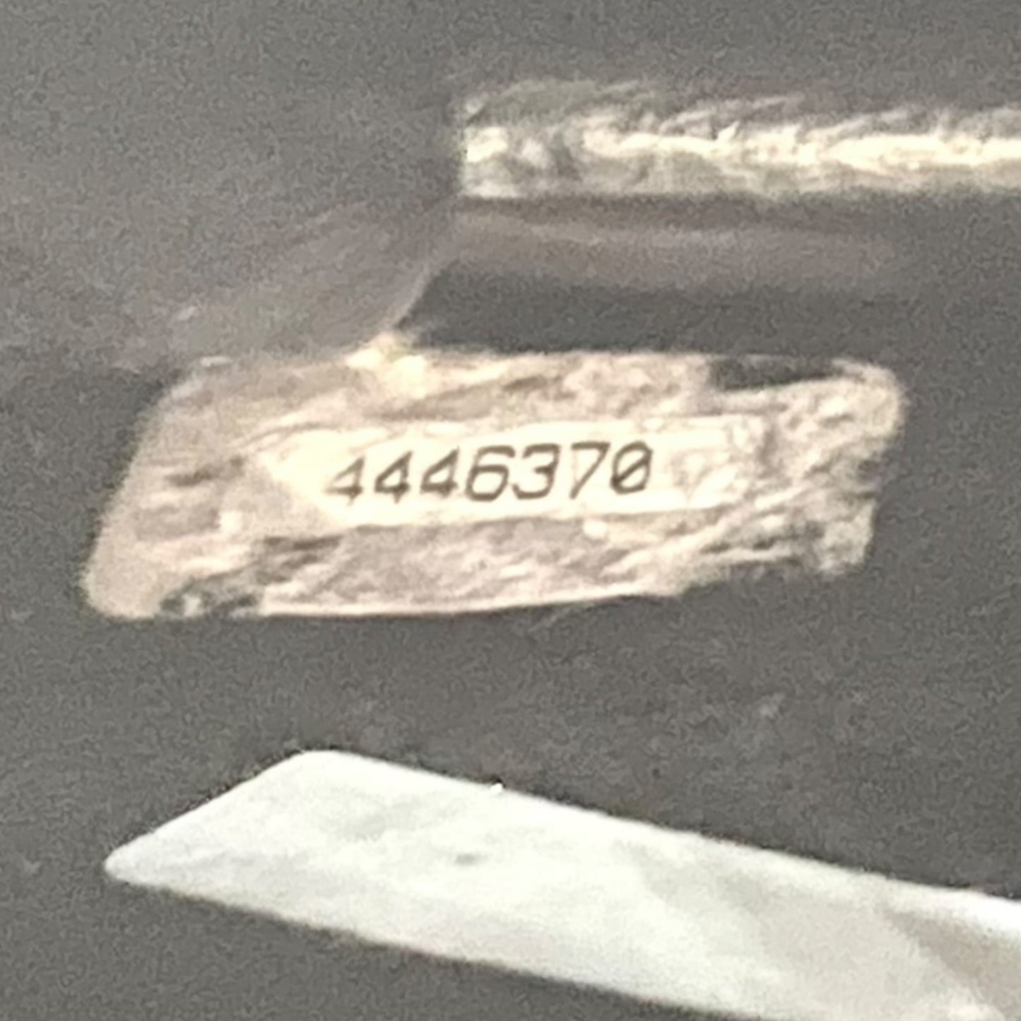 美品 シャネル CHANEL マトラッセ ショルダーバッグ ショルダーポーチ ミニバッグ スマホポーチ バイカラー ベージュ 黒 ブラック レザー ゴールド金具 肩掛け可 レディース K9