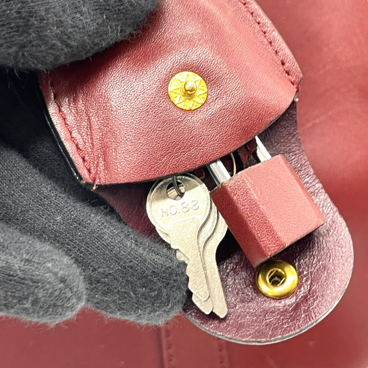 カルティエ Cartier マストライン ハンドバッグ ミニボストン ボルドー ワインレッド 赤 レザー ゴールド金具 2Cモチーフ 南京錠 レディース B