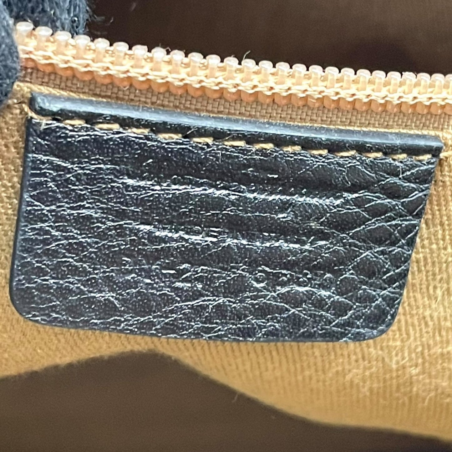 美品 サルヴァトーレ フェラガモ Salvatore Ferragamo ガンチーニ ハンドバッグ ミニボストン ワンショルダー ブラック 黒 NERO レザー シルバー金具 ロゴ 肩掛け可 レディース A