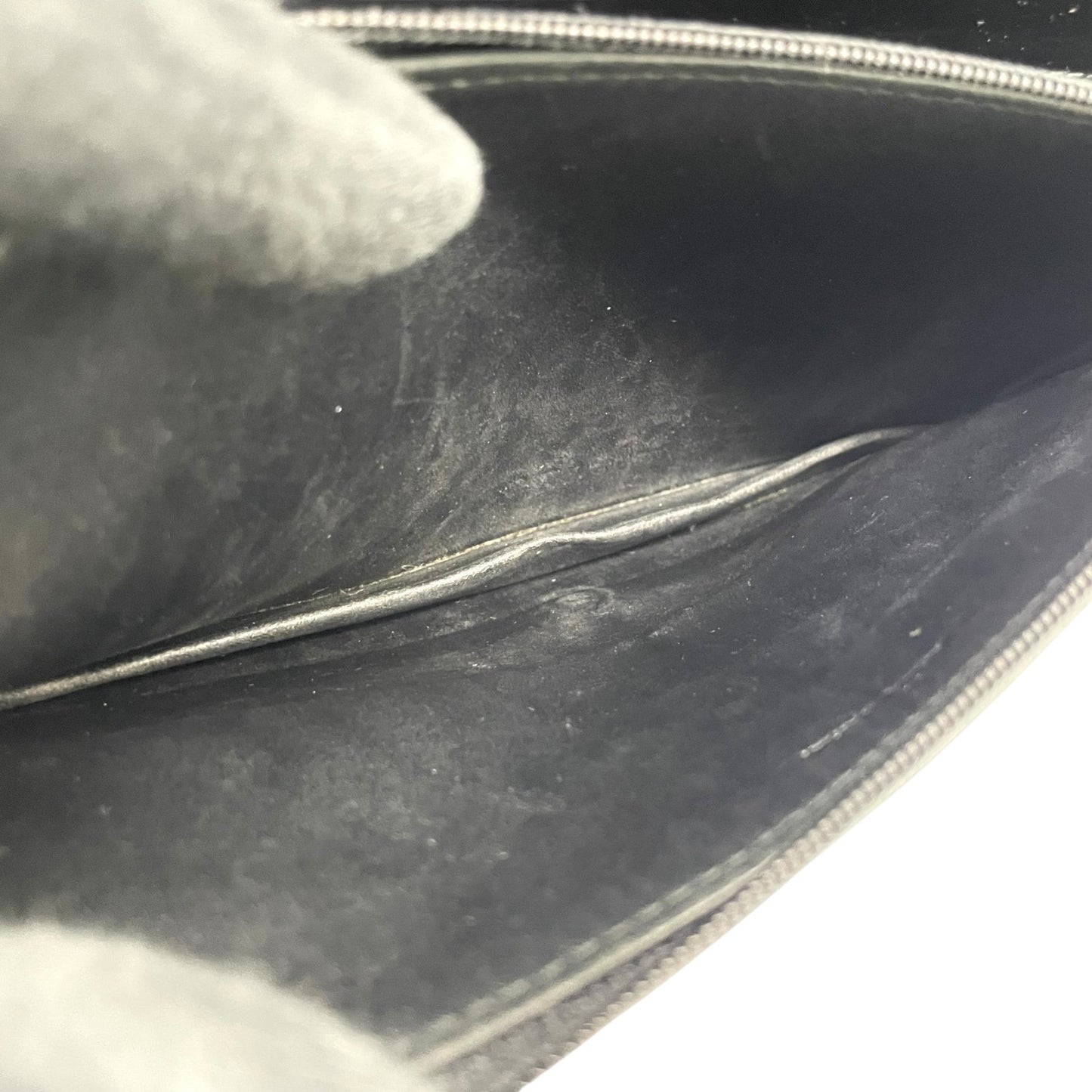 LOEWE ロエベ 二つ折り 長財布 ロングウォレット アナグラム 型押しロゴ ブラック レザー シボ革 ゴールド金具 ヴィンテージ レディース W2