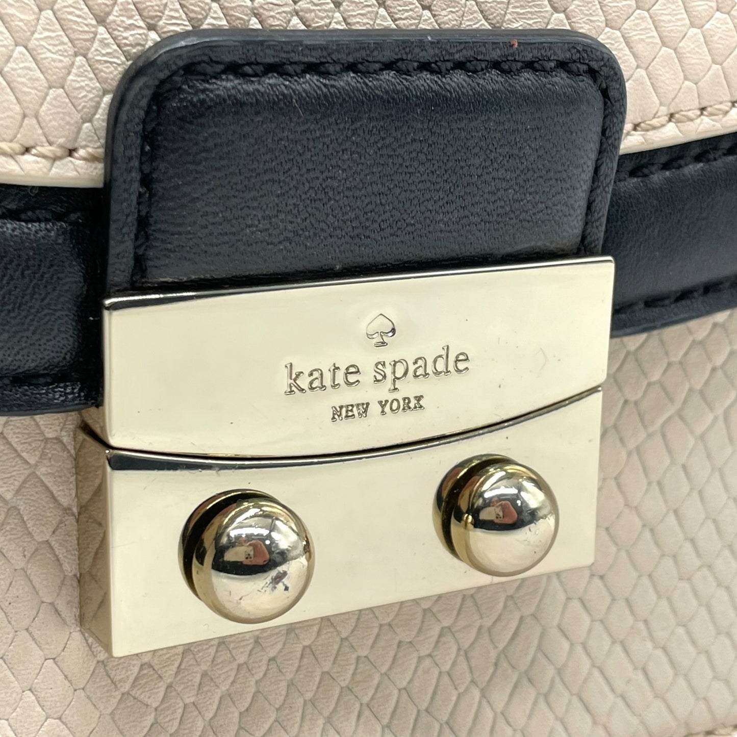 ケイトスペード Kate Spade 2WAY ショルダーバッグ 型押し レザー ホワイト 白 ブラック 黒 バイカラー 上品 レディース S81