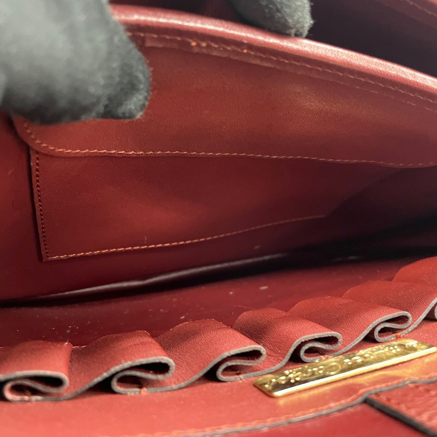 Authentic Cartier Must Line Shoulder Bag Crossbody Burgundy Wine Red Gold Hardware Leather Vintage Women's