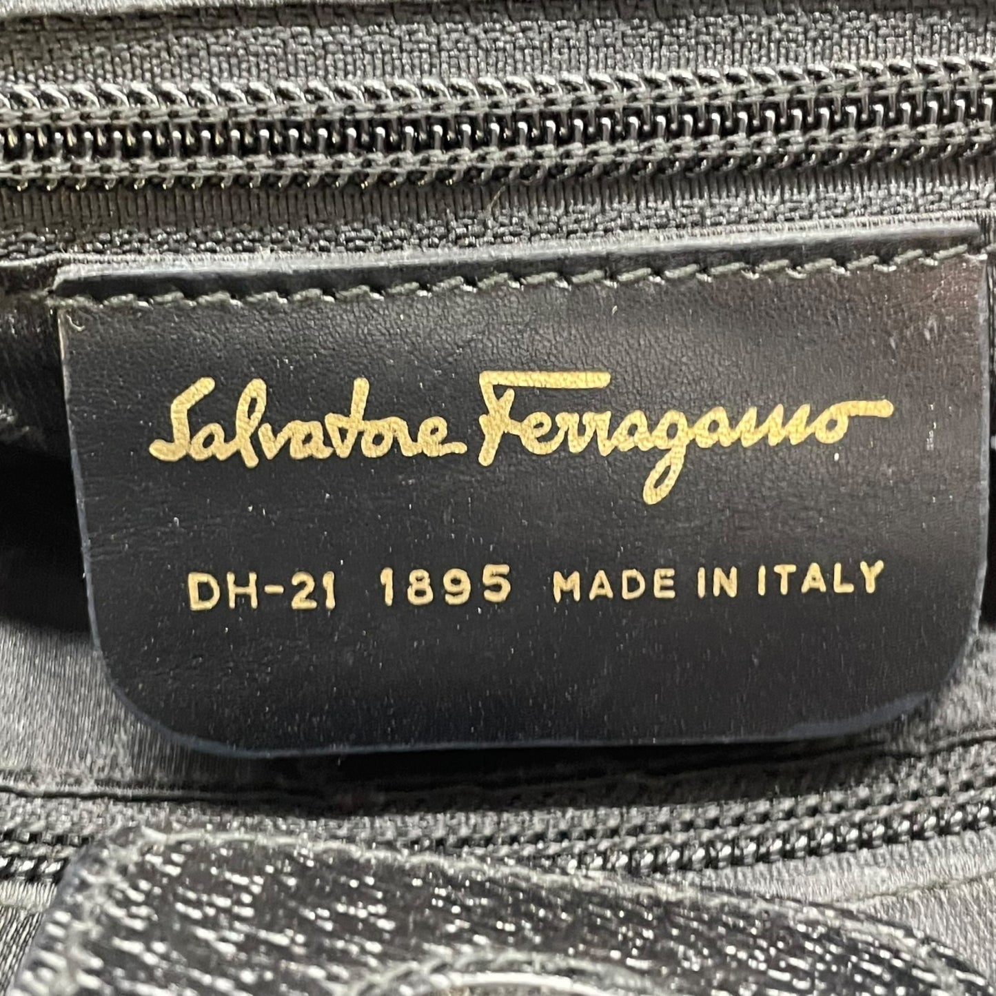 Authentic Salvatore Ferragamo DH-21 Tote Bag Canvas Leather Black Gold Hardware Women's Shoulder Bag
