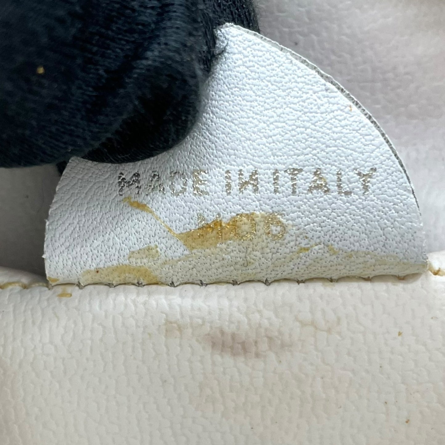 Authentic CELINE White Leather Shoulder Bag Trionf Camera Bag Gold Hardware Vintage Women's