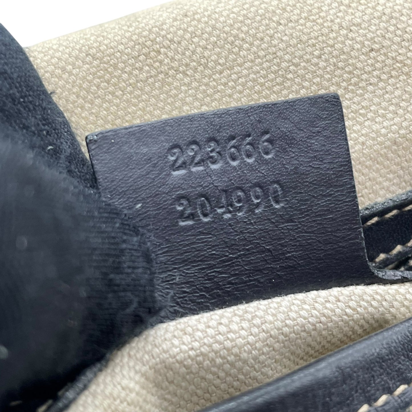 GUCCI グッチ GGスプリーム ショルダーバッグ 223666 紺 ネイビー グレー PVC レザー シルバー金具 斜め掛け可 フラップ開閉 メンズ レディース K2