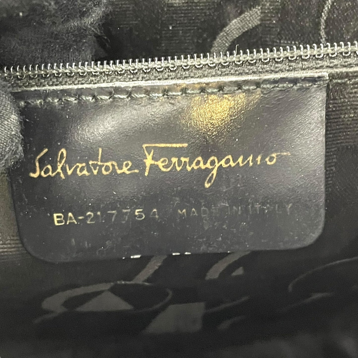美品 Salvatore Ferragamo サルヴァトーレフェラガモ トートバッグ ハンドバッグ ヴァラ クロコ型押し 茶 ブラウン ゴールド金具 ワンショルダー 肩掛け可 ヴィンテージ レディース B