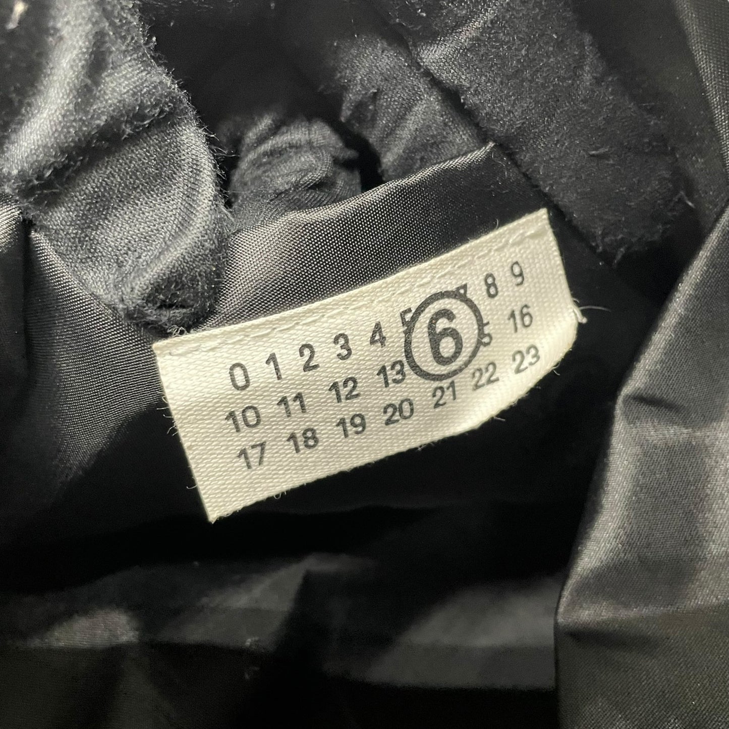 新品同様 MM6 Maison Margiela エムエム6 メゾンマルジェラ ハンドバッグ JAPANESE BAG ジャパニーズバッグ ジャパニーズトート レディース 黒 ブラック シルバー金具 手提げ K4