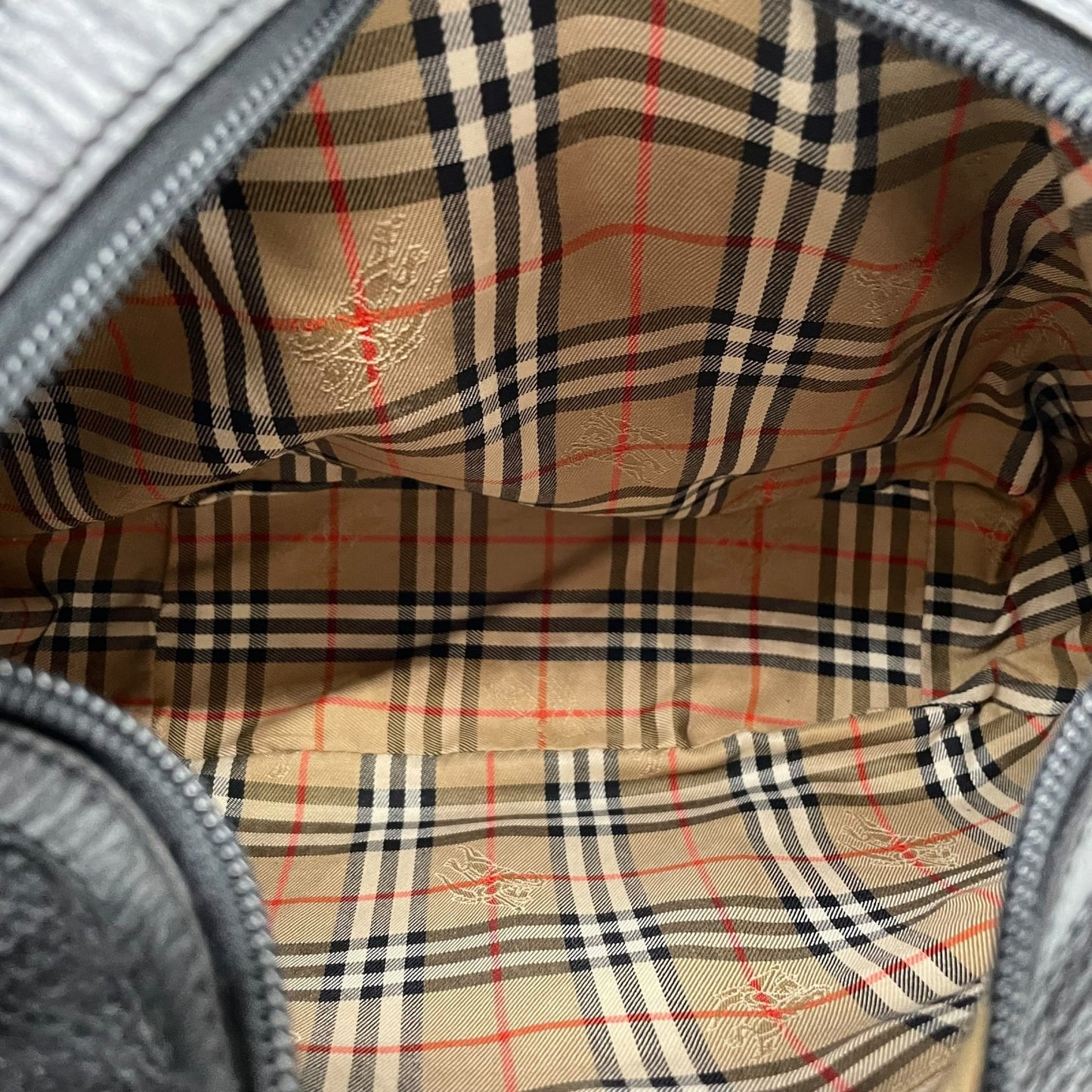 美品 BURBERRY バーバリー ショルダーバッグ ラウンドトート 黒 ブラック レザー ゴールド金具 ノバチェック 斜め掛け可 レディース S97