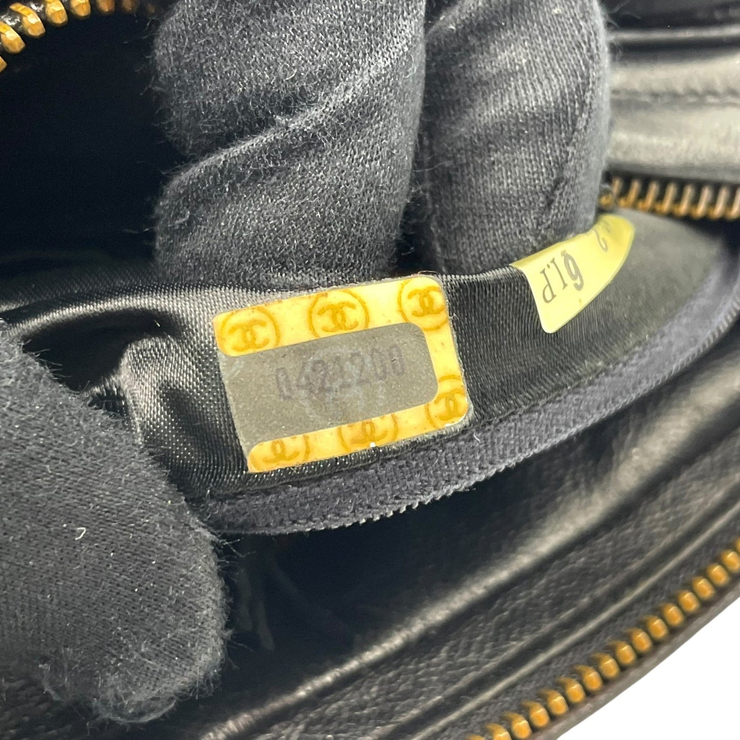 Authentic CHANEL Matelasse Fringe Shoulder Bag Black Leather Vintage Gold Crossbody