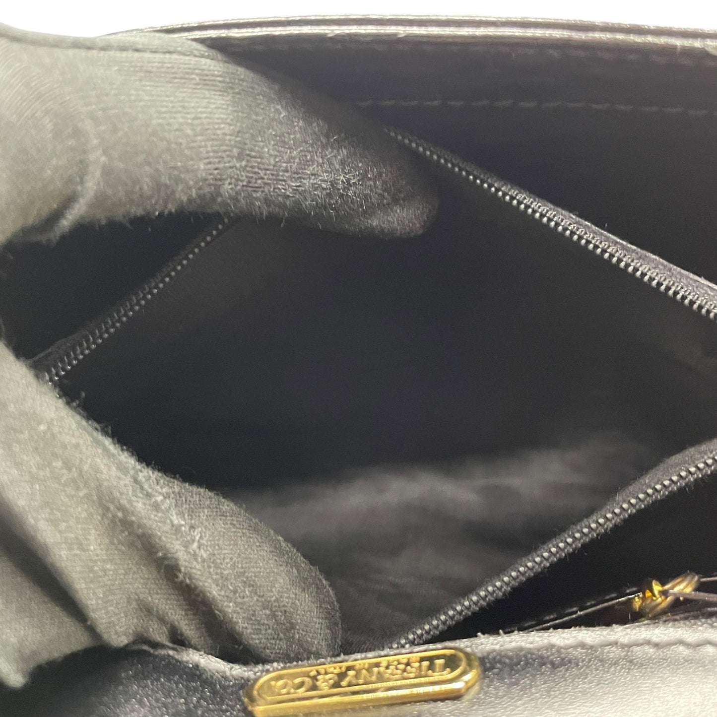 美品 TIFFANY＆Co. ティファニー ハンドバッグ 黒 ブラック レザー クロコ型押し ゴールド金具 手提げ トップハンドル フラップ開閉 レディース B