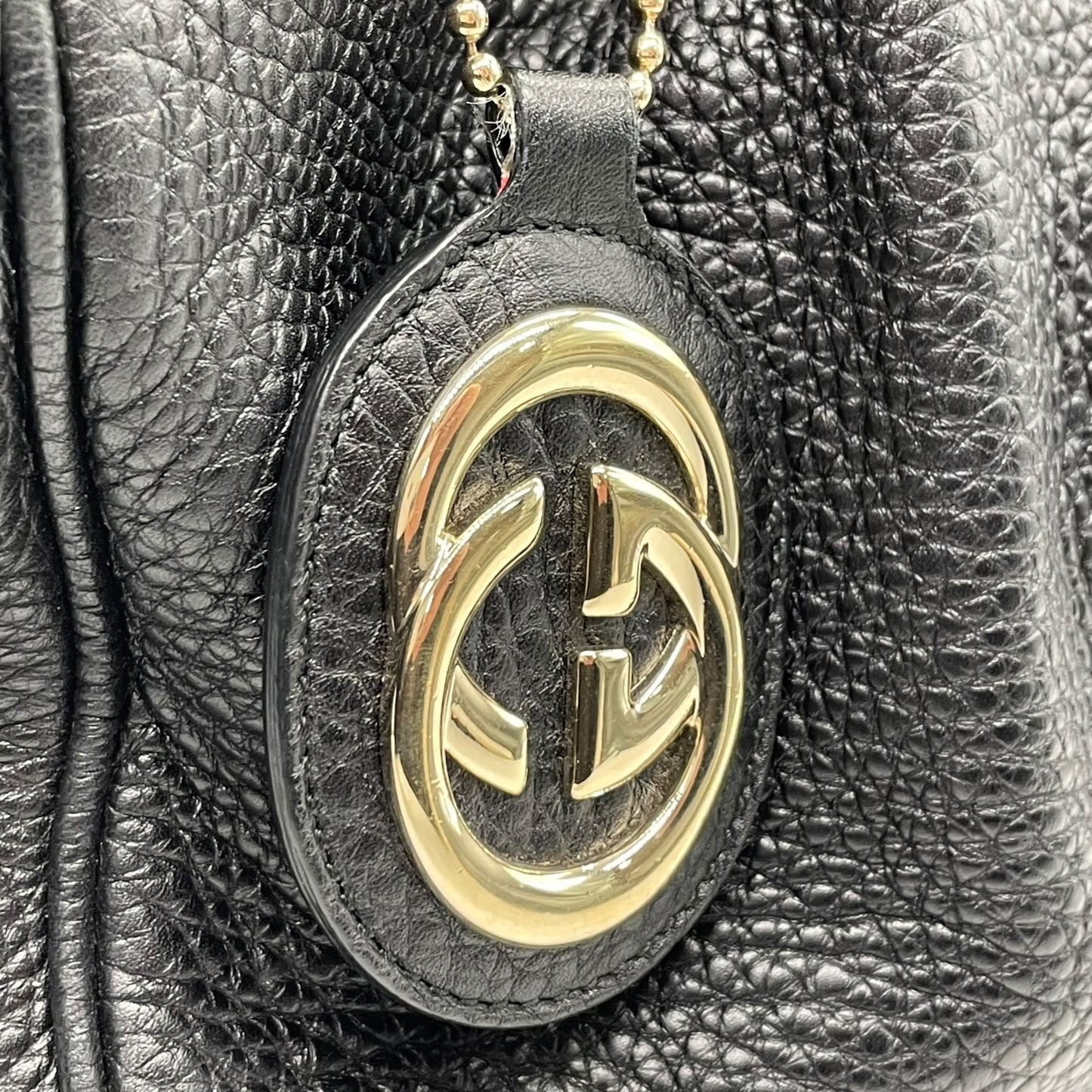 美品 GUCCI グッチ スーキー ハンドバッグ 黒 ブラック レザー シボ革 ゴールド金具 ギャザー インターロッキングG チャーム ヴィンテージ ホーボー レディース Z3